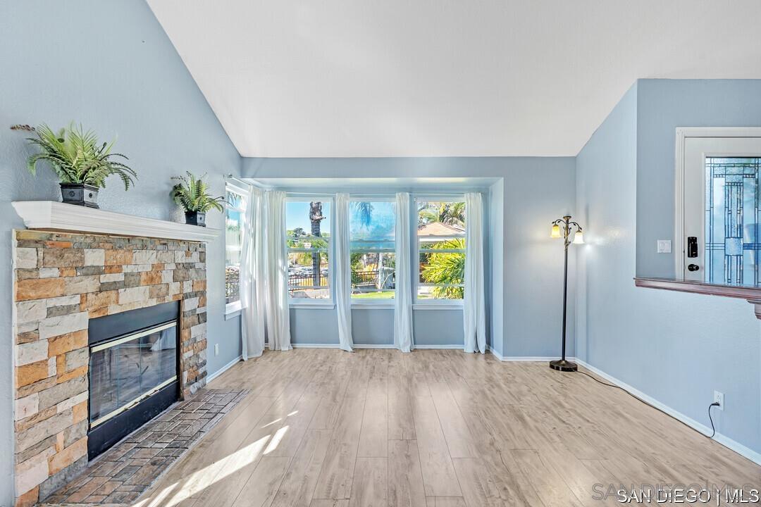 Detail Gallery Image 9 of 41 For 1507  Phillips St, Vista,  CA 92083 - 5 Beds | 2/1 Baths