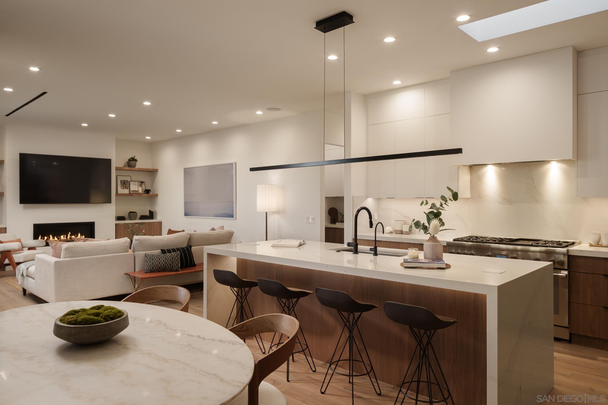 Detail Gallery Image 14 of 53 For Frankfort St, San Diego,  CA 92110 - 3 Beds | 2/1 Baths