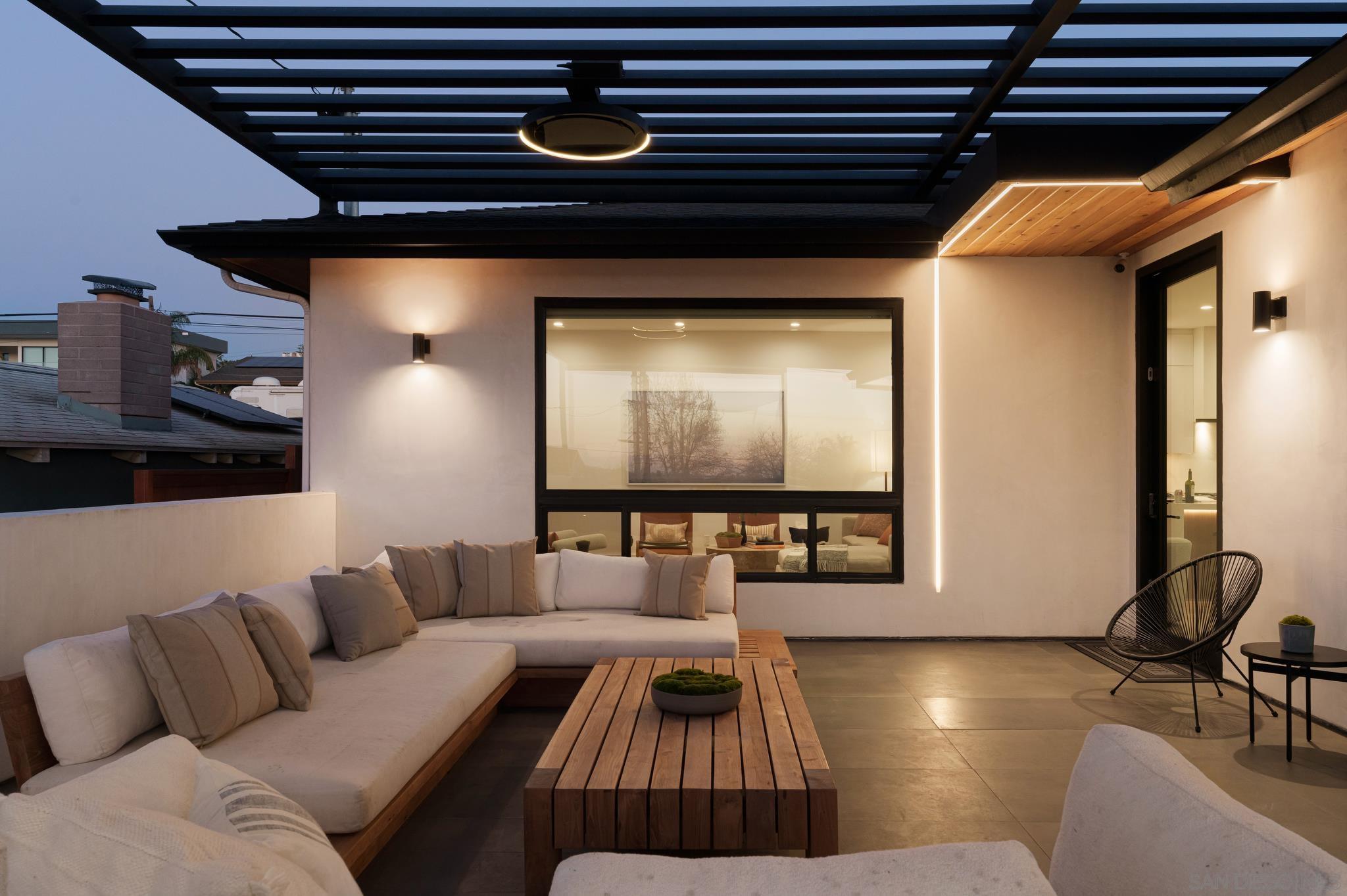 Detail Gallery Image 6 of 53 For Frankfort St, San Diego,  CA 92110 - 3 Beds | 2/1 Baths