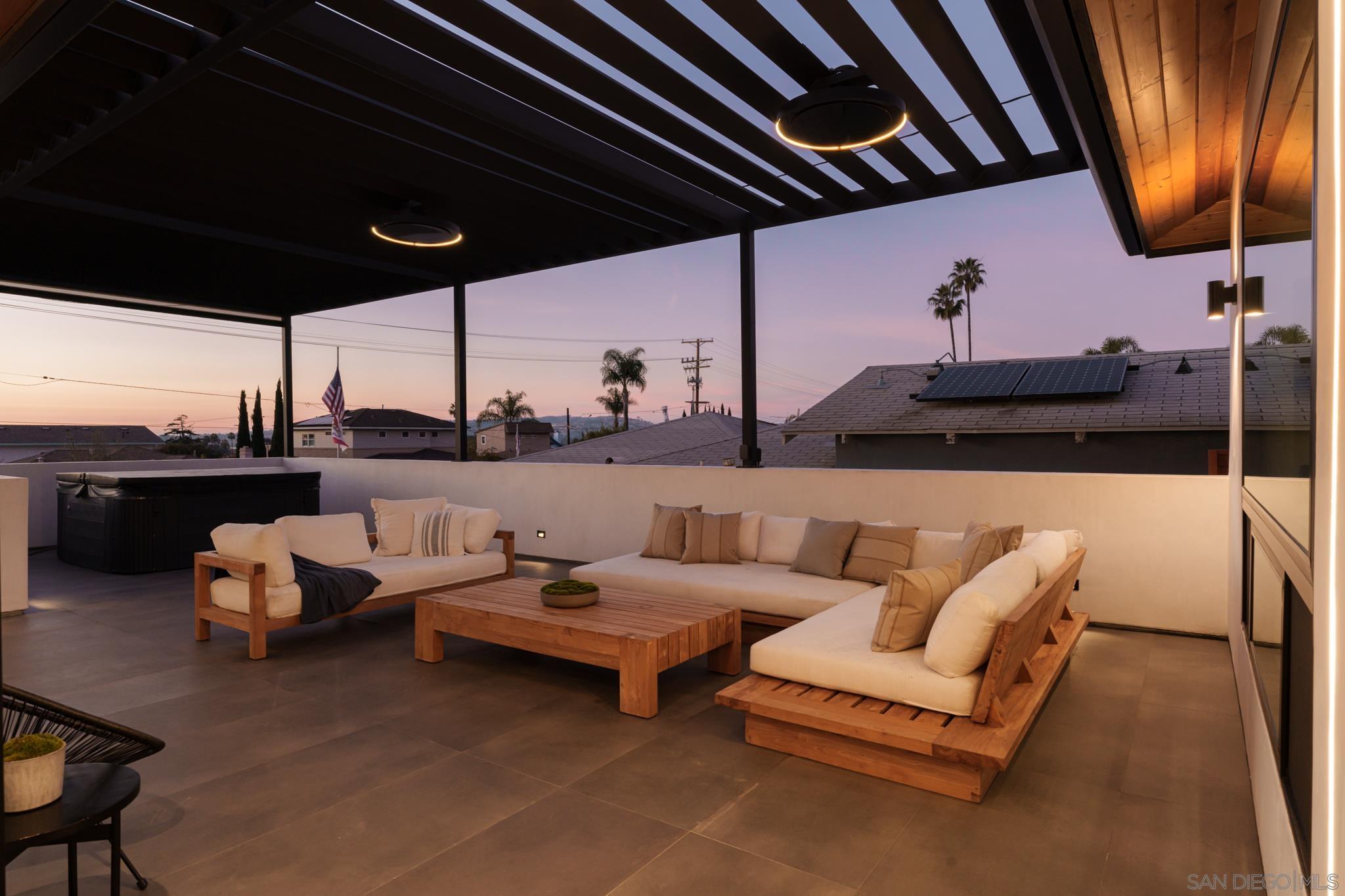 Detail Gallery Image 8 of 53 For Frankfort St, San Diego,  CA 92110 - 3 Beds | 2/1 Baths