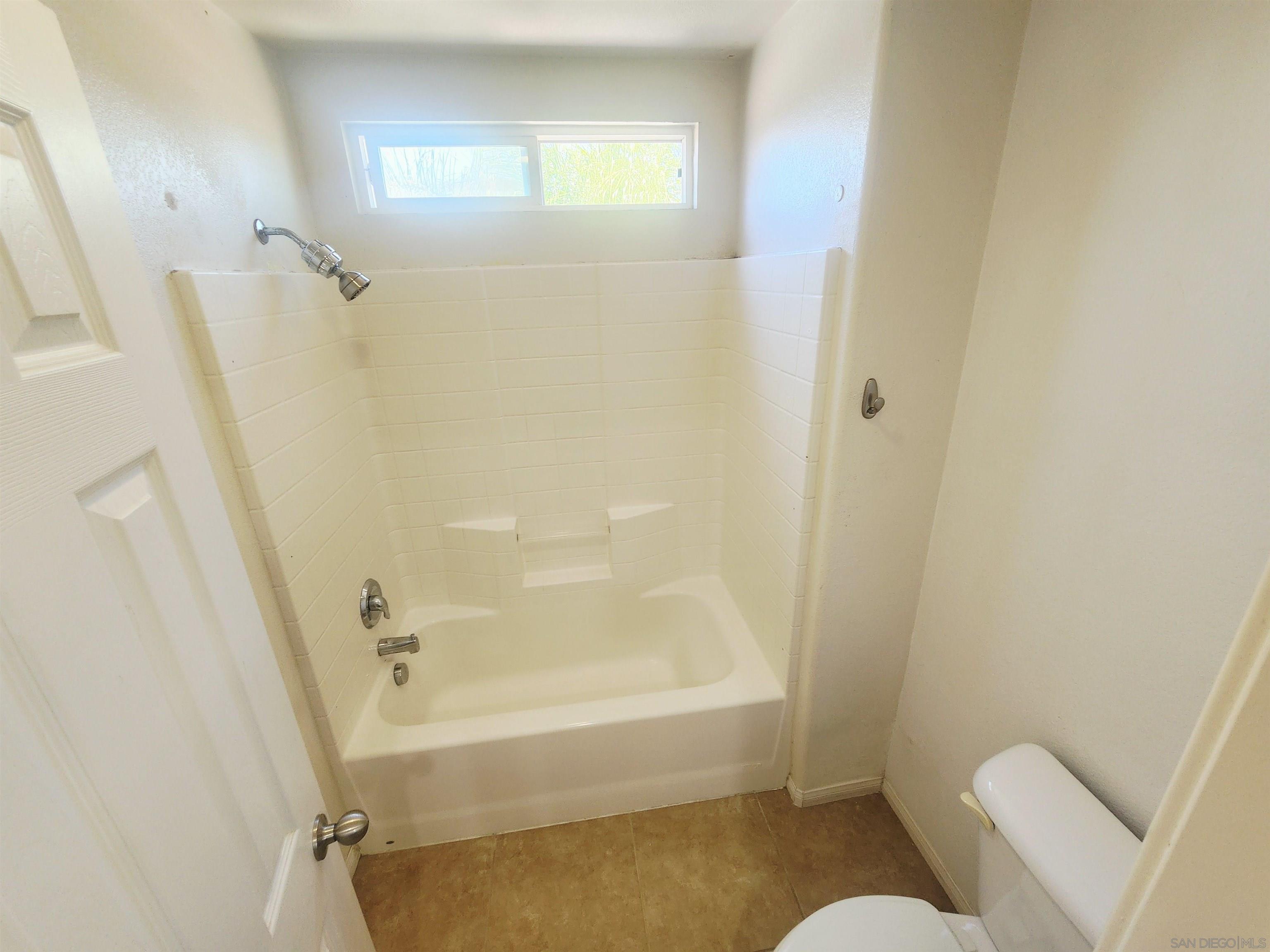 Detail Gallery Image 19 of 21 For 1330  Wendell Cutting Ct, El Cajon,  CA 92021 - 4 Beds | 2/1 Baths
