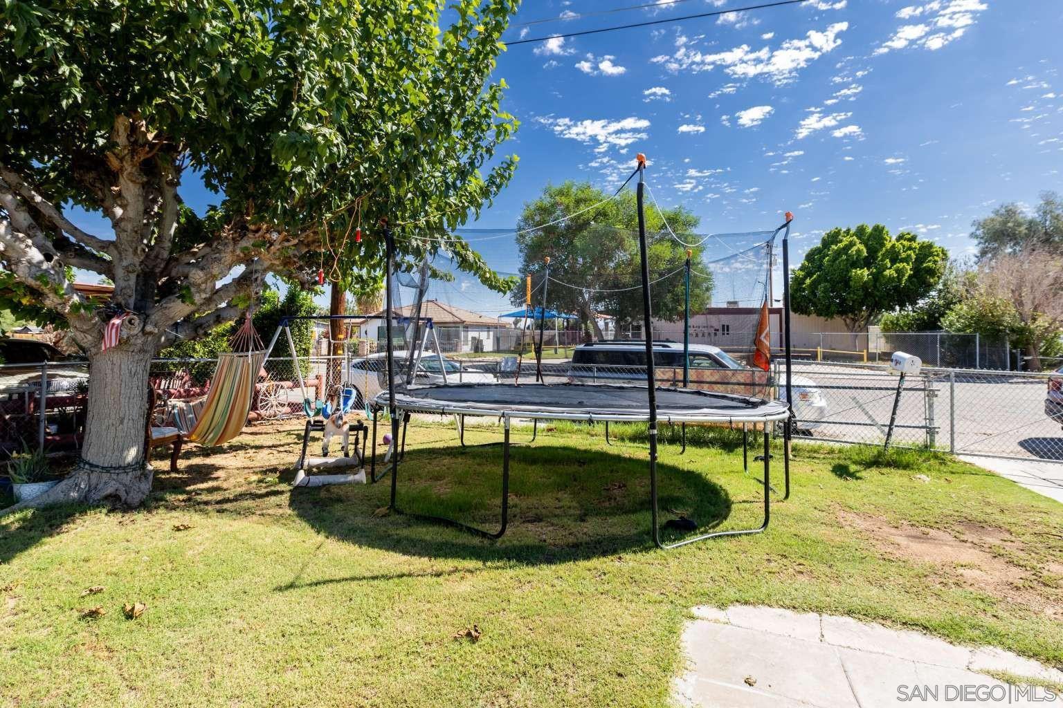 Detail Gallery Image 5 of 44 For 333 N Carlton Ave, Blythe,  CA 92225 - 4 Beds | 2 Baths