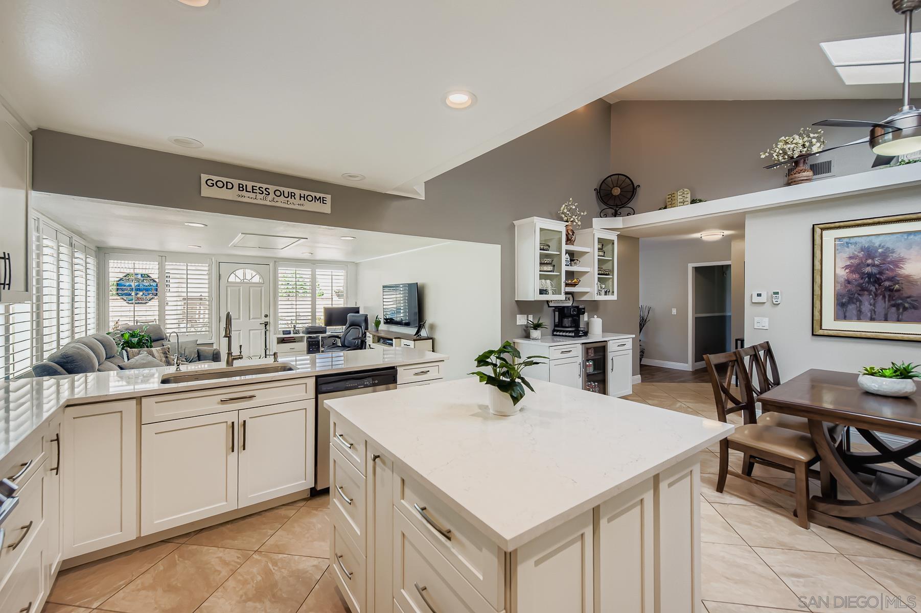 Detail Gallery Image 4 of 32 For 12450  Robison Blvd, Poway,  CA 92064 - 3 Beds | 2 Baths