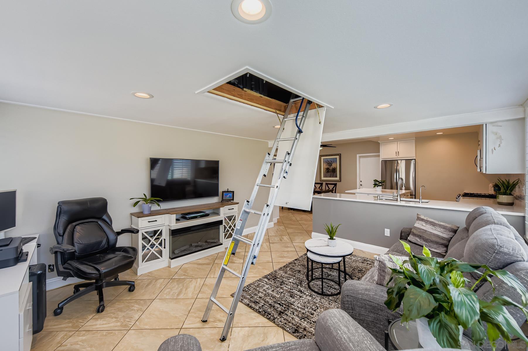 Detail Gallery Image 8 of 32 For 12450  Robison Blvd, Poway,  CA 92064 - 3 Beds | 2 Baths