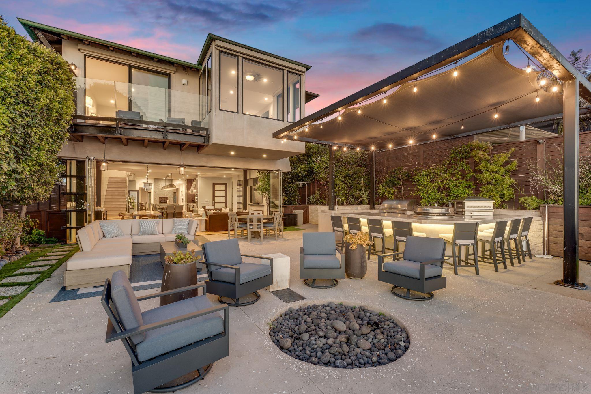 Detail Gallery Image 2 of 54 For 282  Neptune Avenue, Encinitas,  CA 92024 - 5 Beds | 5 Baths