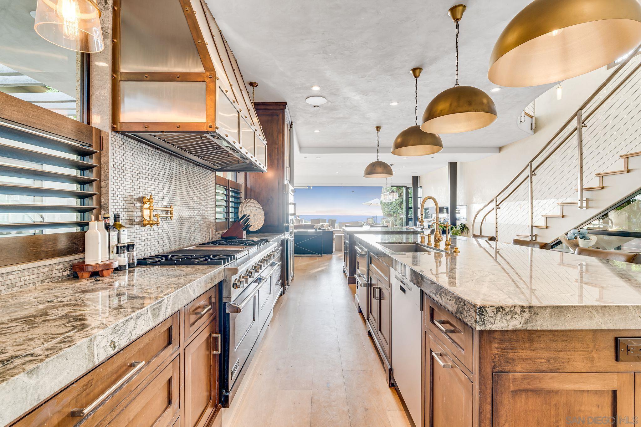 Detail Gallery Image 17 of 54 For 282  Neptune Avenue, Encinitas,  CA 92024 - 5 Beds | 5 Baths