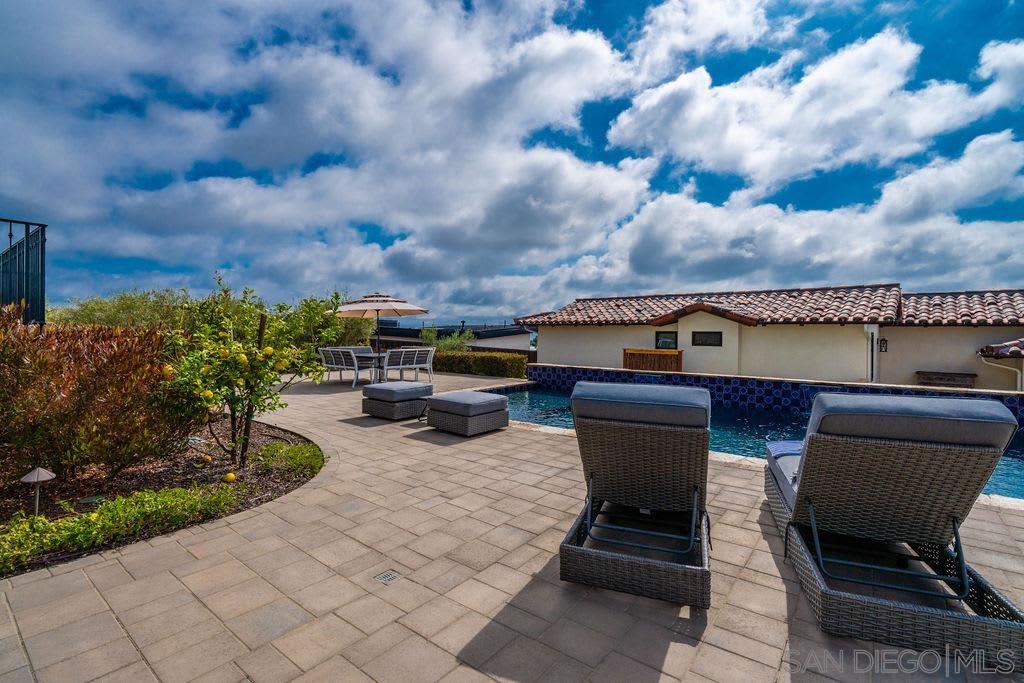 Detail Gallery Image 14 of 68 For 604  Camino De Orchidia, Encinitas,  CA 92024 - 4 Beds | 3/1 Baths
