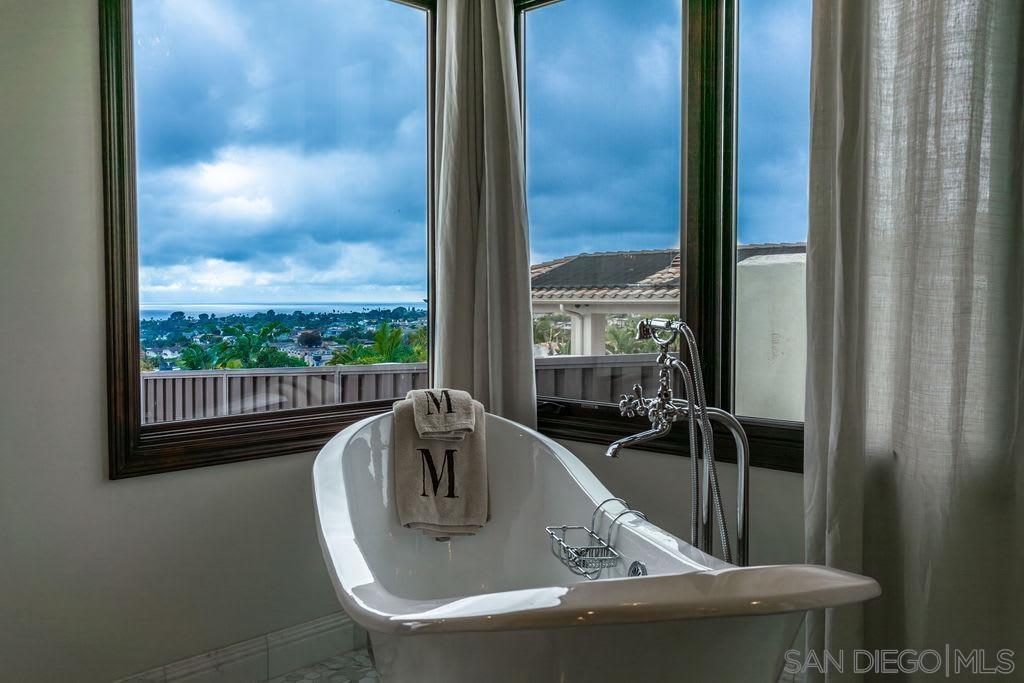 Detail Gallery Image 46 of 68 For 604  Camino De Orchidia, Encinitas,  CA 92024 - 4 Beds | 3/1 Baths