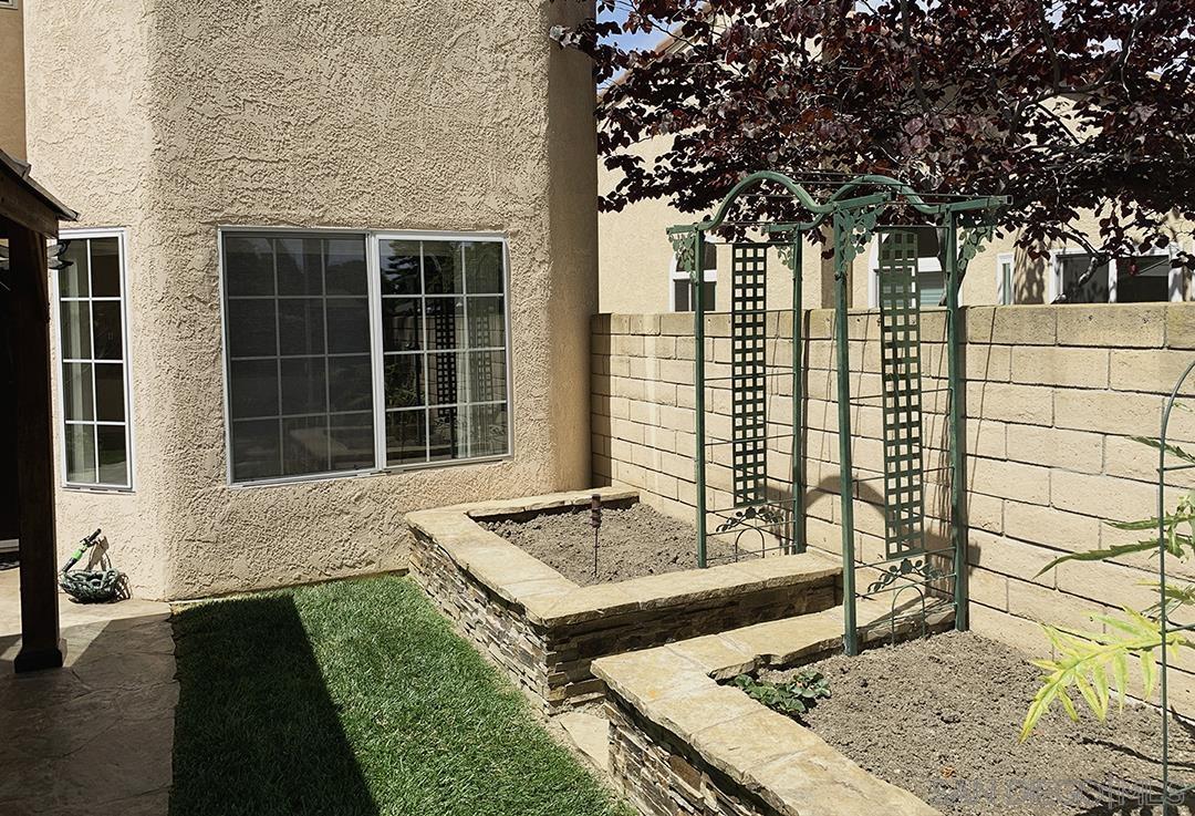 Detail Gallery Image 10 of 35 For 2176  Eastridge Loop, Oxnard,  CA 93036 - 4 Beds | 2/1 Baths