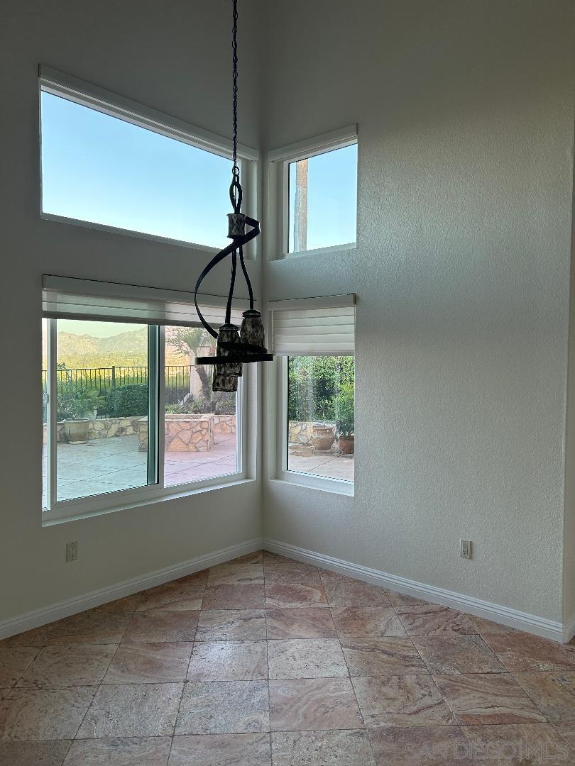 Detail Gallery Image 15 of 31 For 16521  Calle Pulido, San Diego,  CA 92128 - 5 Beds | 3 Baths