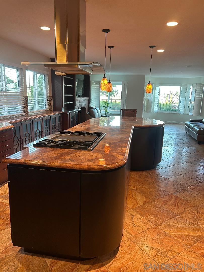 Detail Gallery Image 3 of 31 For 16521  Calle Pulido, San Diego,  CA 92128 - 5 Beds | 3 Baths