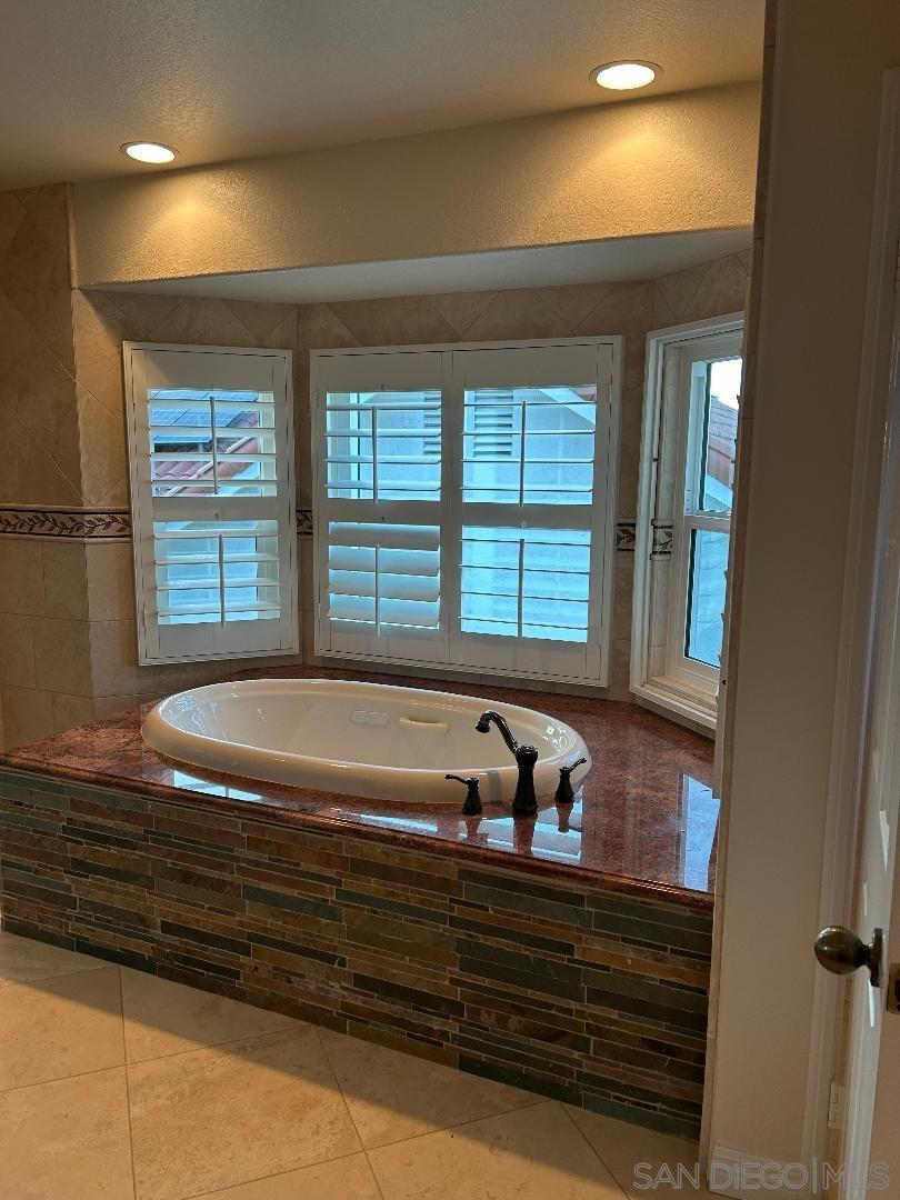 Detail Gallery Image 21 of 31 For 16521  Calle Pulido, San Diego,  CA 92128 - 5 Beds | 3 Baths