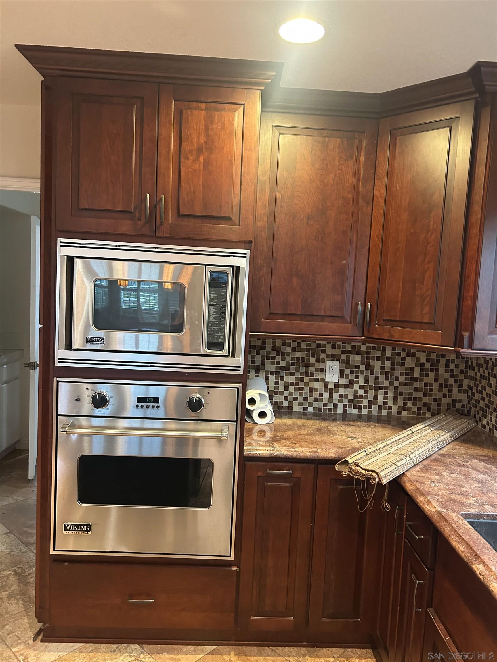 Detail Gallery Image 8 of 31 For 16521  Calle Pulido, San Diego,  CA 92128 - 5 Beds | 3 Baths