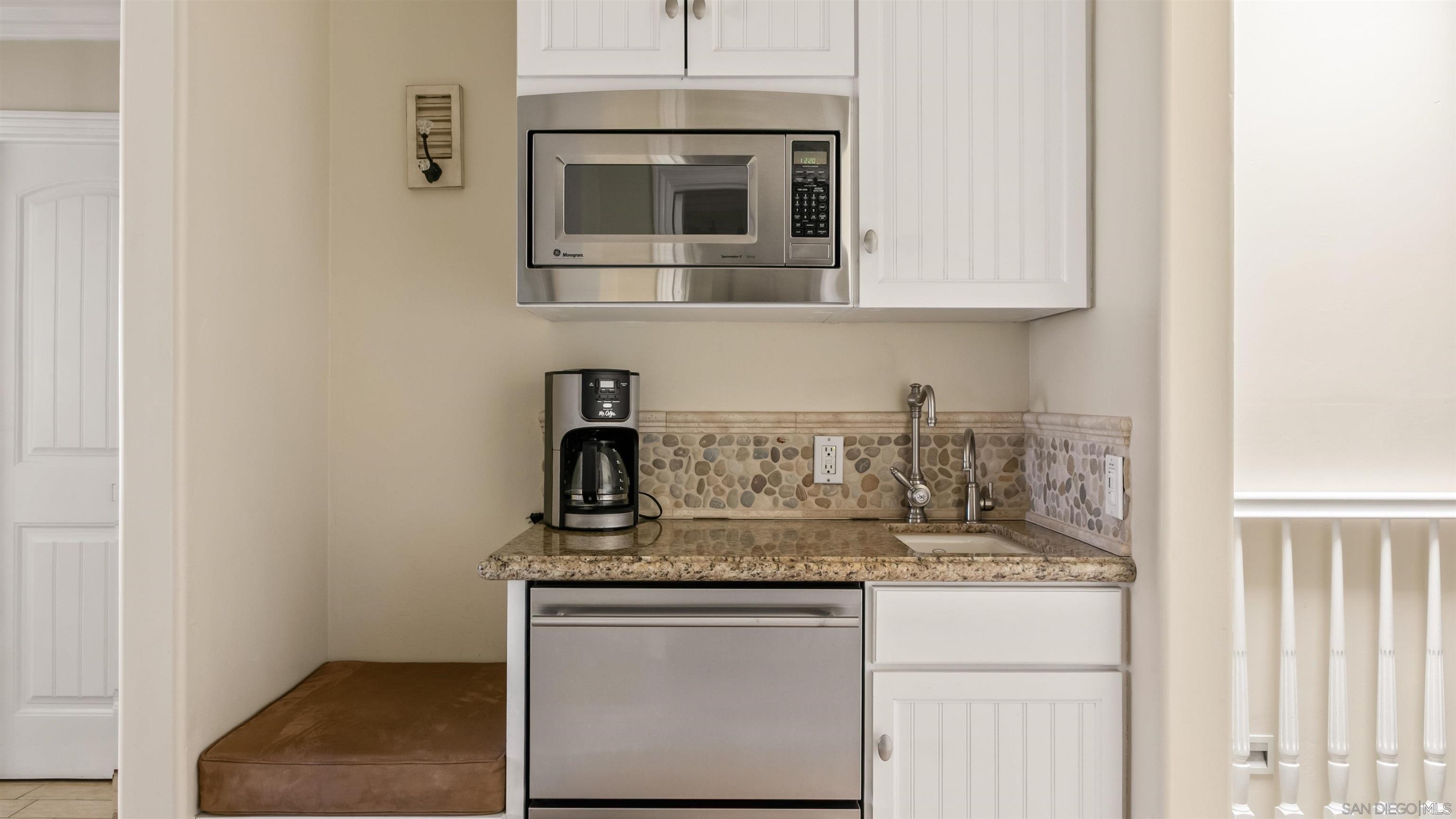 Detail Gallery Image 22 of 38 For 3285  Ocean Front Walk  3, San Diego,  CA 92109 - 2 Beds | 2 Baths