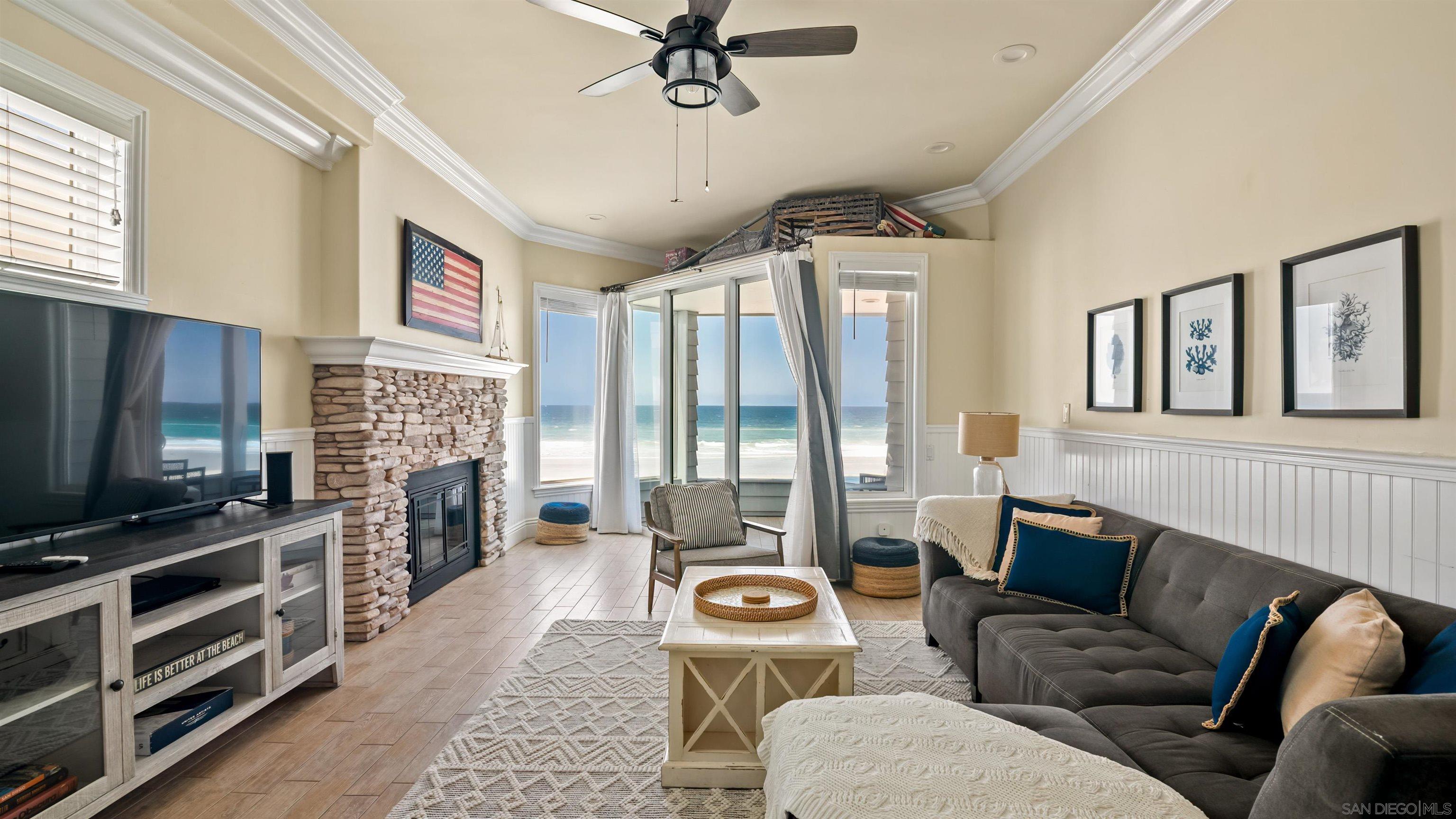 Detail Gallery Image 4 of 38 For 3285  Ocean Front Walk  3, San Diego,  CA 92109 - 2 Beds | 2 Baths