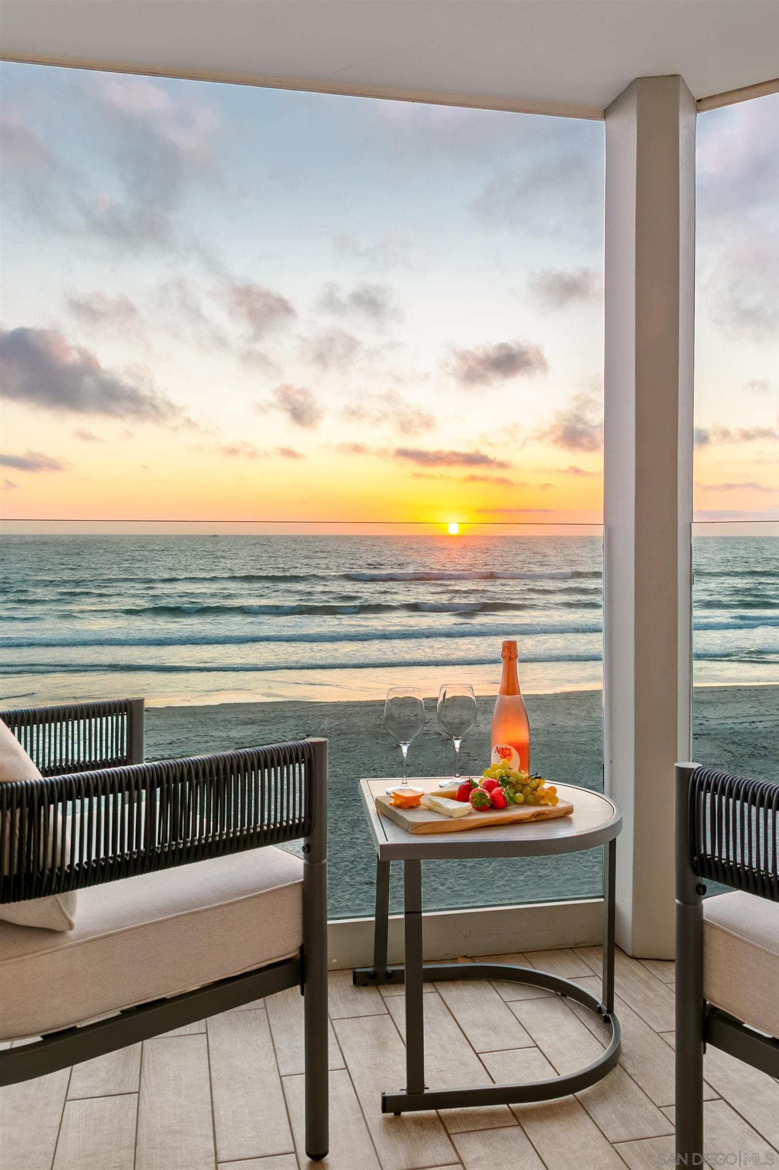 Detail Gallery Image 33 of 38 For 3285  Ocean Front Walk  3, San Diego,  CA 92109 - 2 Beds | 2 Baths