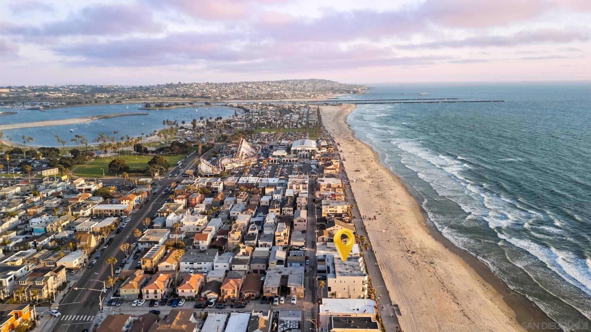 Detail Gallery Image 37 of 38 For 3285  Ocean Front Walk  3, San Diego,  CA 92109 - 2 Beds | 2 Baths