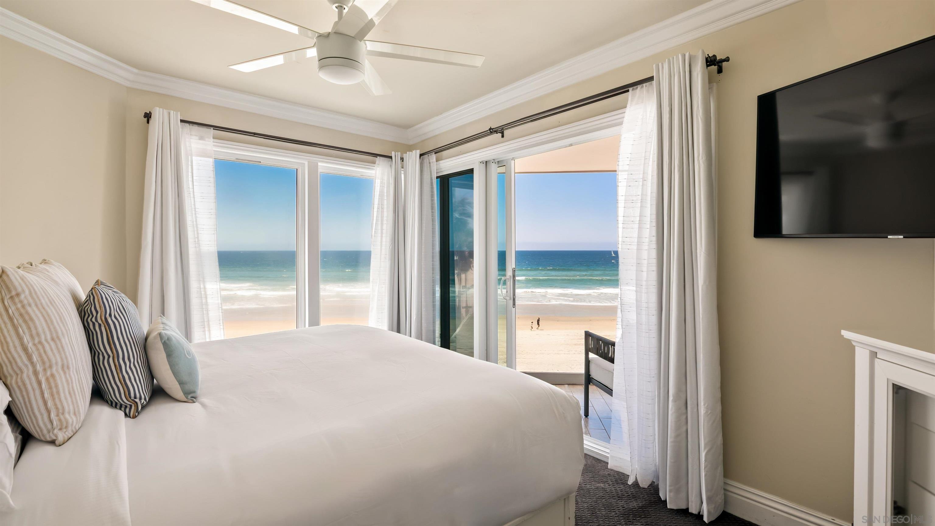 Detail Gallery Image 5 of 38 For 3285  Ocean Front Walk  3, San Diego,  CA 92109 - 2 Beds | 2 Baths