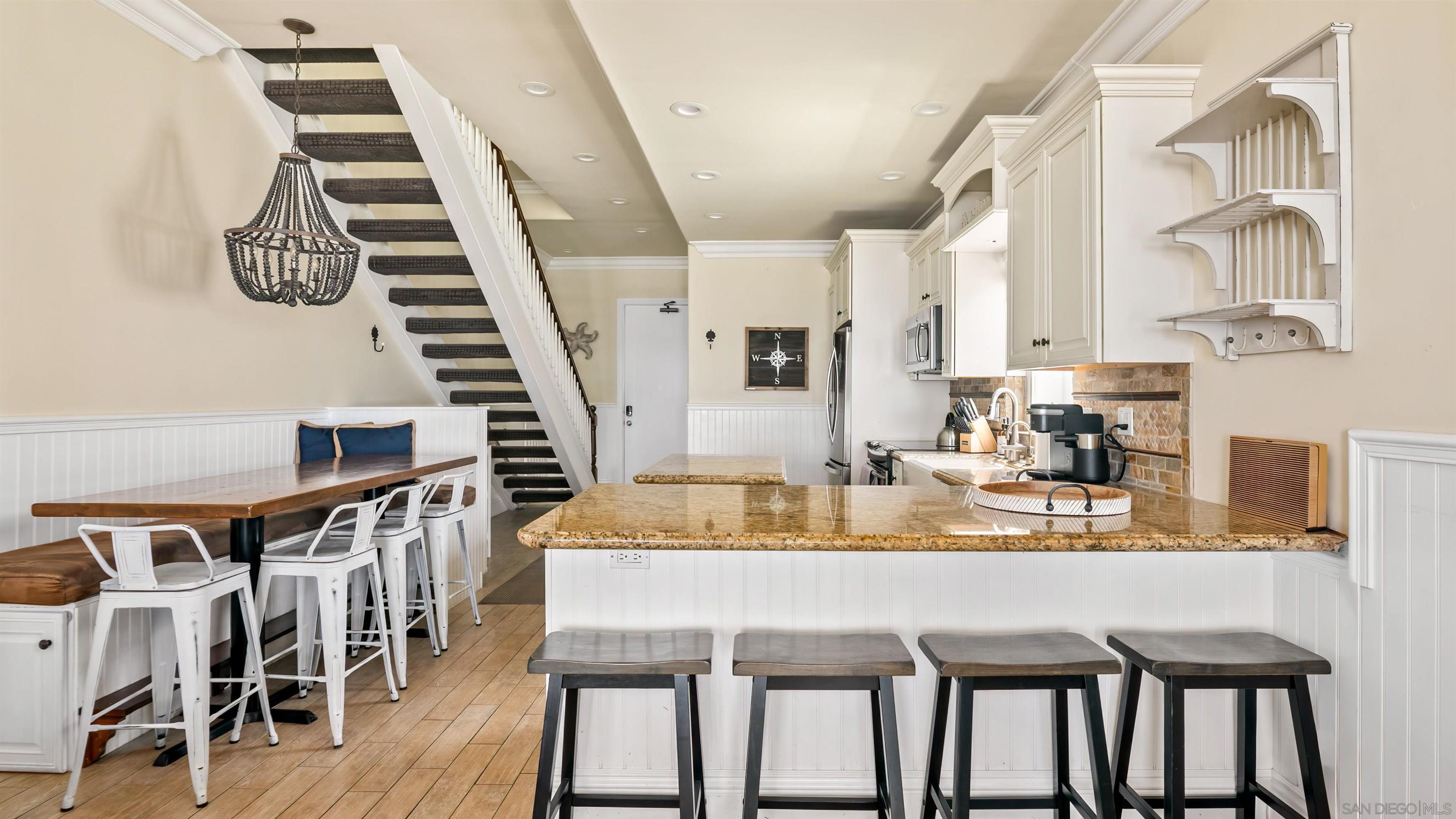 Detail Gallery Image 9 of 38 For 3285  Ocean Front Walk  3, San Diego,  CA 92109 - 2 Beds | 2 Baths