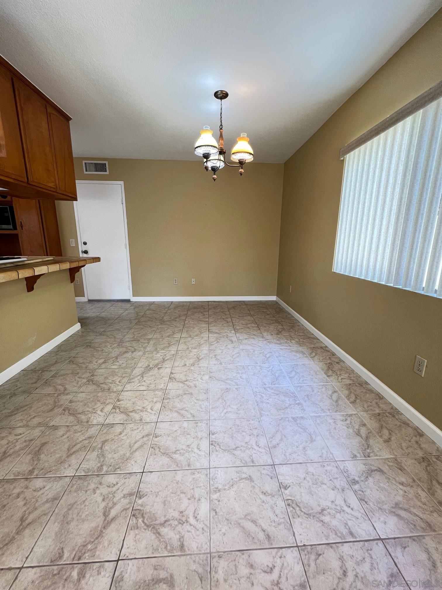 Detail Gallery Image 8 of 37 For 11787  La Colina Road, San Diego,  CA 92131 - 4 Beds | 2 Baths