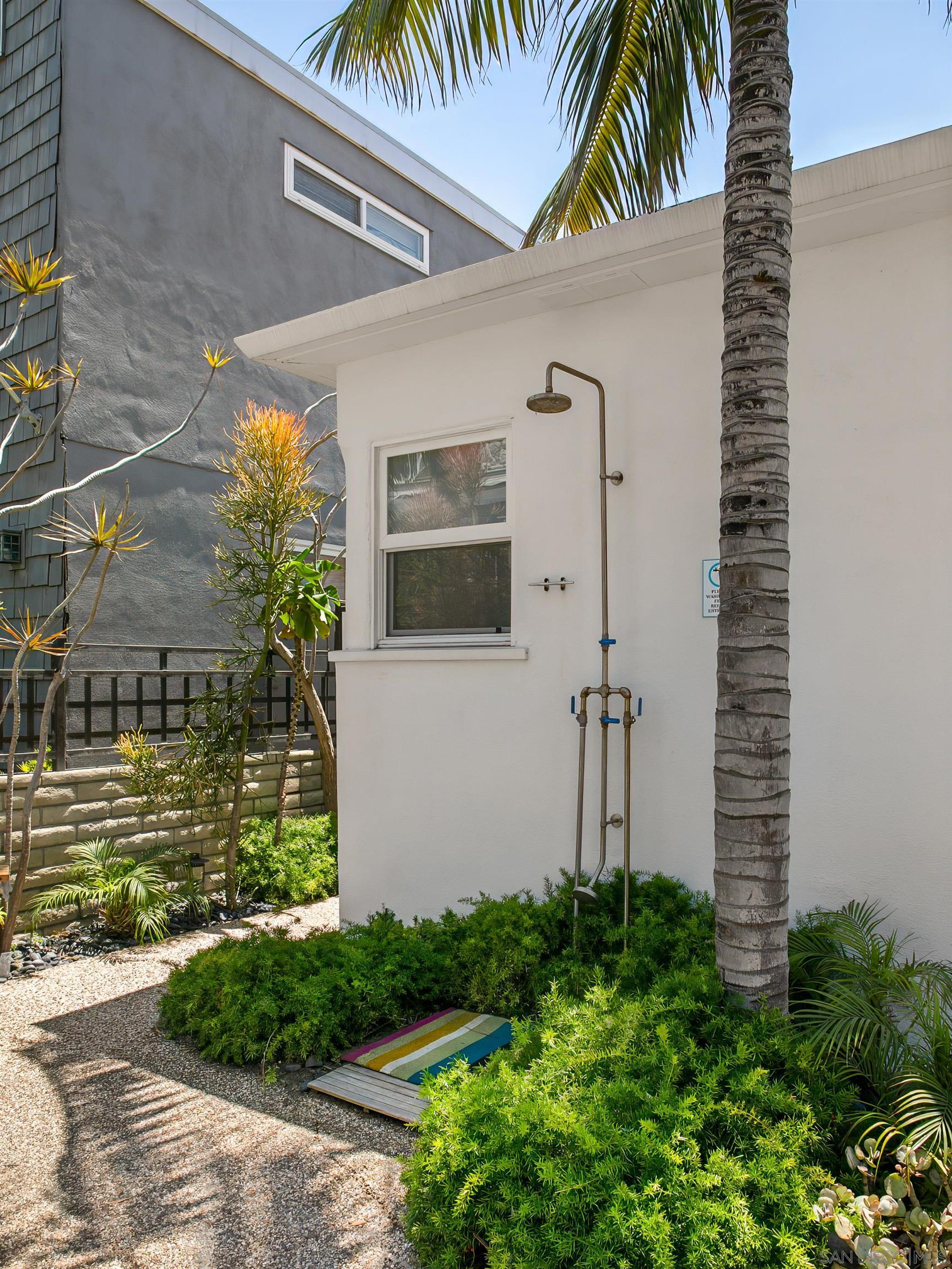 Detail Gallery Image 17 of 35 For 805  Brighton Court, San Diego,  CA 92109 - 3 Beds | 2 Baths