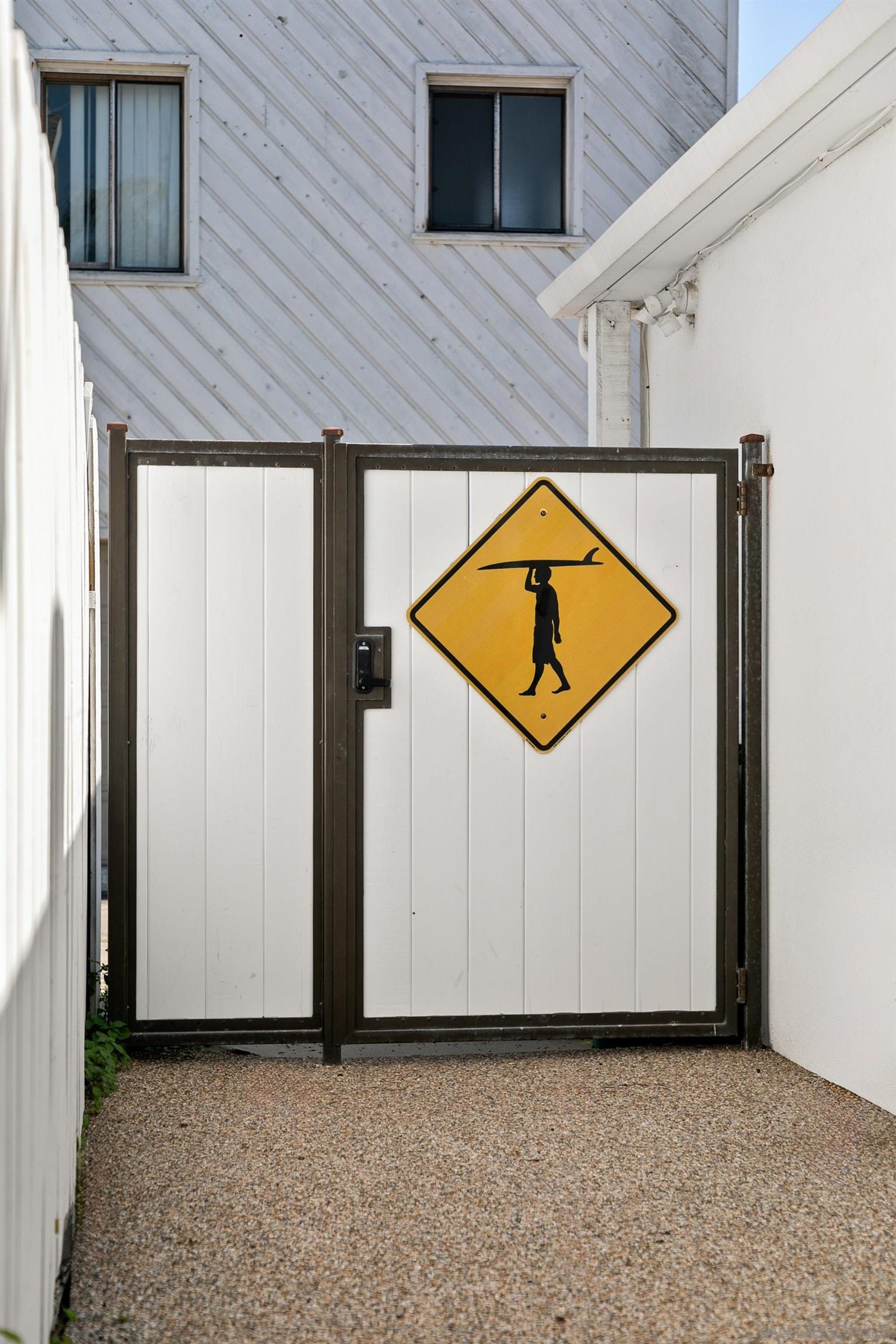 Detail Gallery Image 30 of 35 For 805  Brighton Court, San Diego,  CA 92109 - 3 Beds | 2 Baths