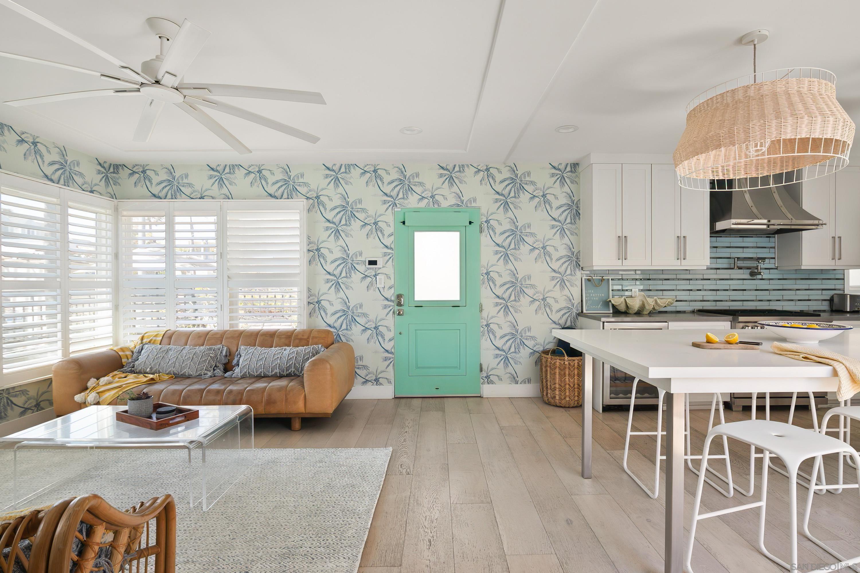 Detail Gallery Image 8 of 35 For 805  Brighton Court, San Diego,  CA 92109 - 3 Beds | 2 Baths