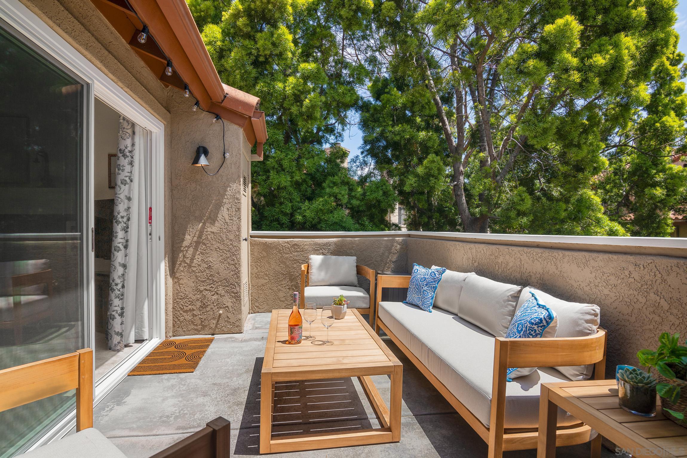 Detail Gallery Image 2 of 29 For 3854  Crestone Place, San Diego,  CA 92130 - 2 Beds | 2 Baths