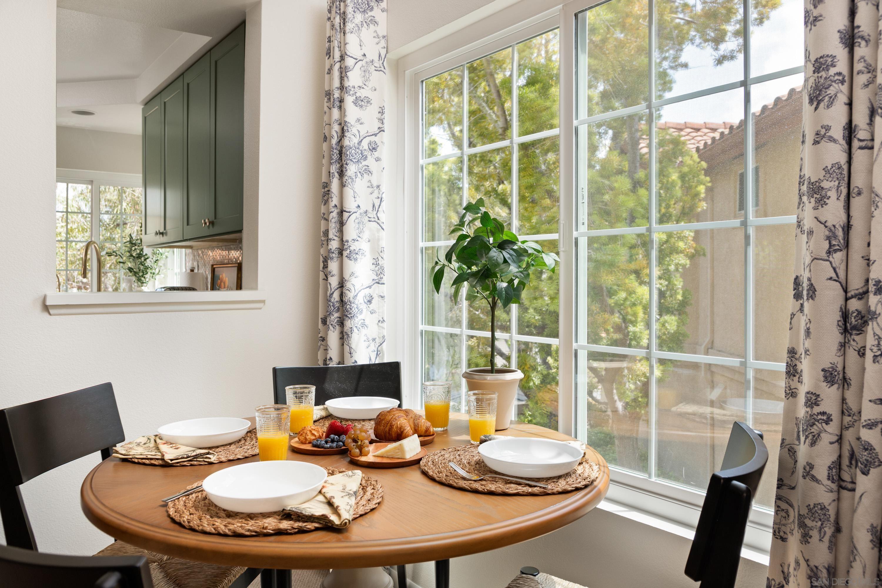 Detail Gallery Image 5 of 29 For 3854  Crestone Place, San Diego,  CA 92130 - 2 Beds | 2 Baths