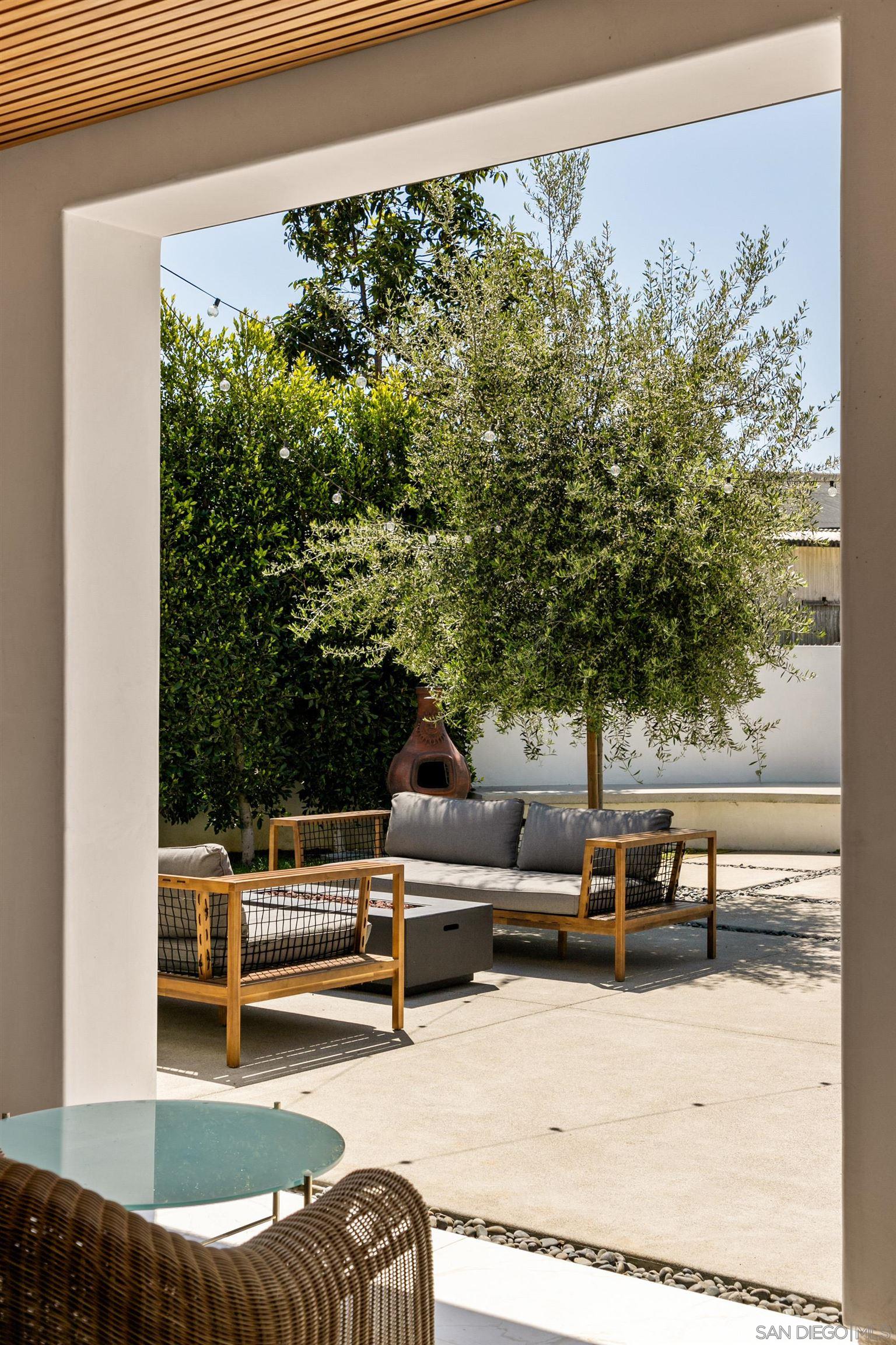 Detail Gallery Image 11 of 34 For 809  Sandy Court, Encinitas,  CA 92024 - 4 Beds | 3/1 Baths