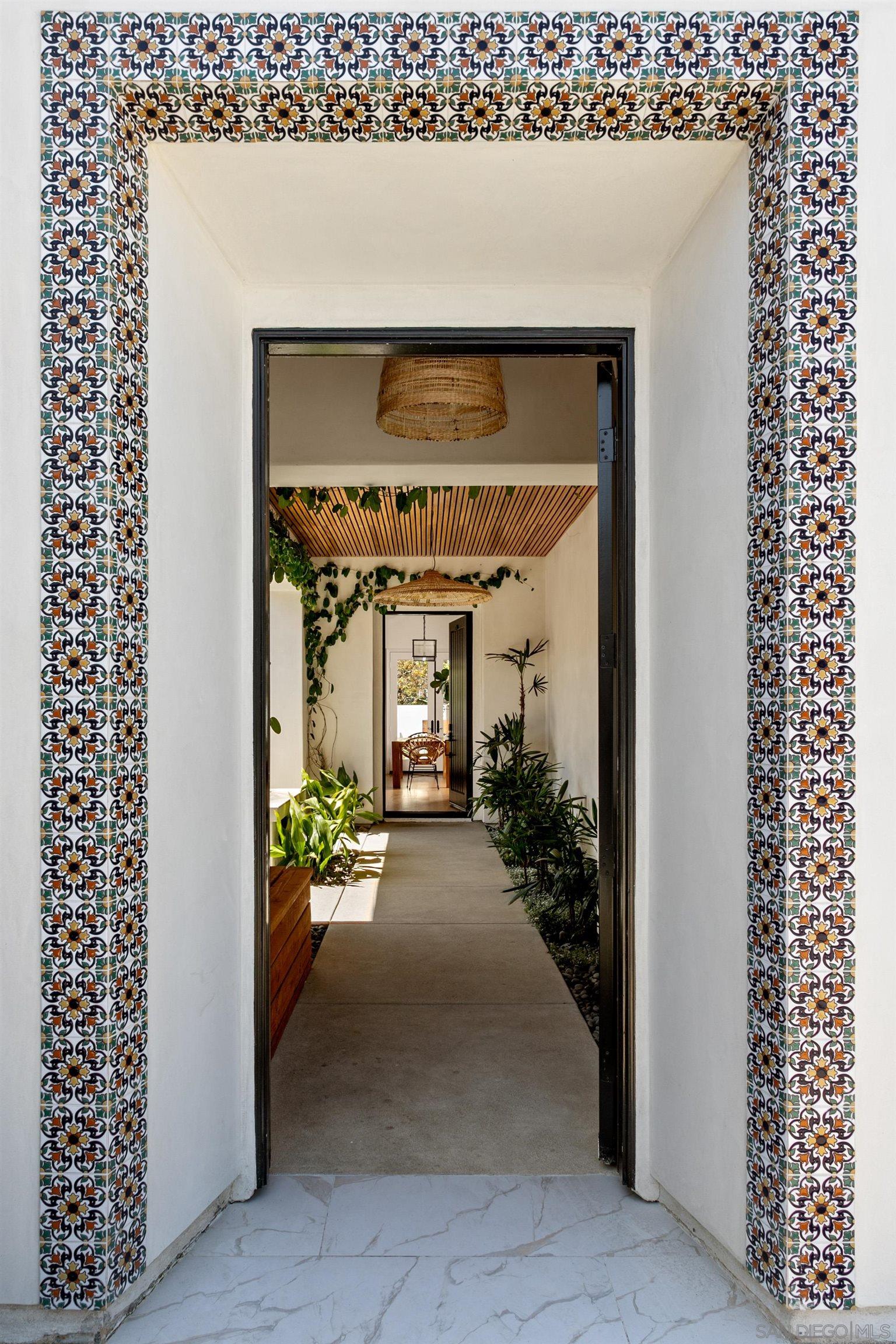 Detail Gallery Image 7 of 34 For 809  Sandy Court, Encinitas,  CA 92024 - 4 Beds | 3/1 Baths