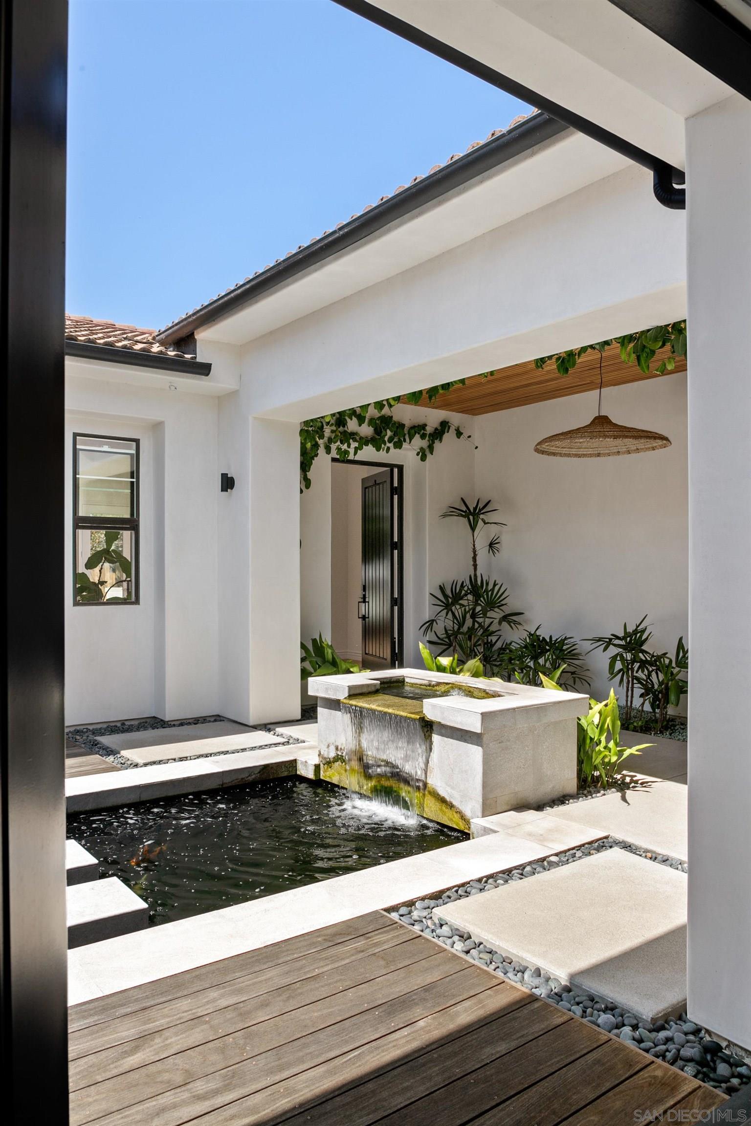 Detail Gallery Image 9 of 34 For 809  Sandy Court, Encinitas,  CA 92024 - 4 Beds | 3/1 Baths