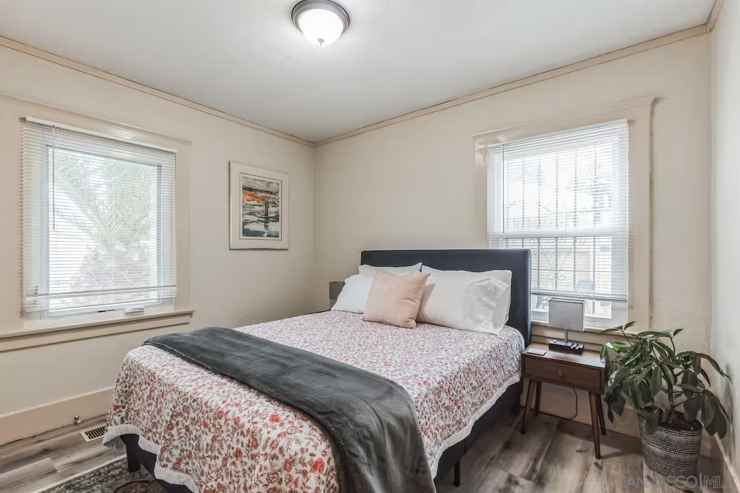 Detail Gallery Image 11 of 21 For 2147  Guizot, San Diego,  CA 92107 - 2 Beds | 1 Baths