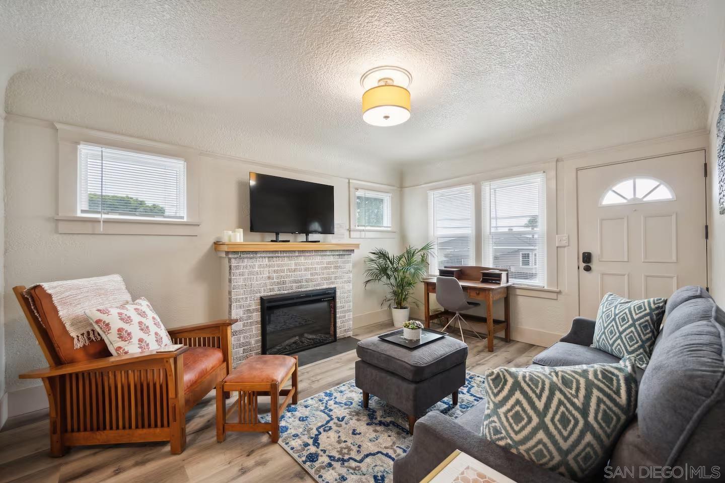 Detail Gallery Image 13 of 21 For 2147  Guizot, San Diego,  CA 92107 - 2 Beds | 1 Baths