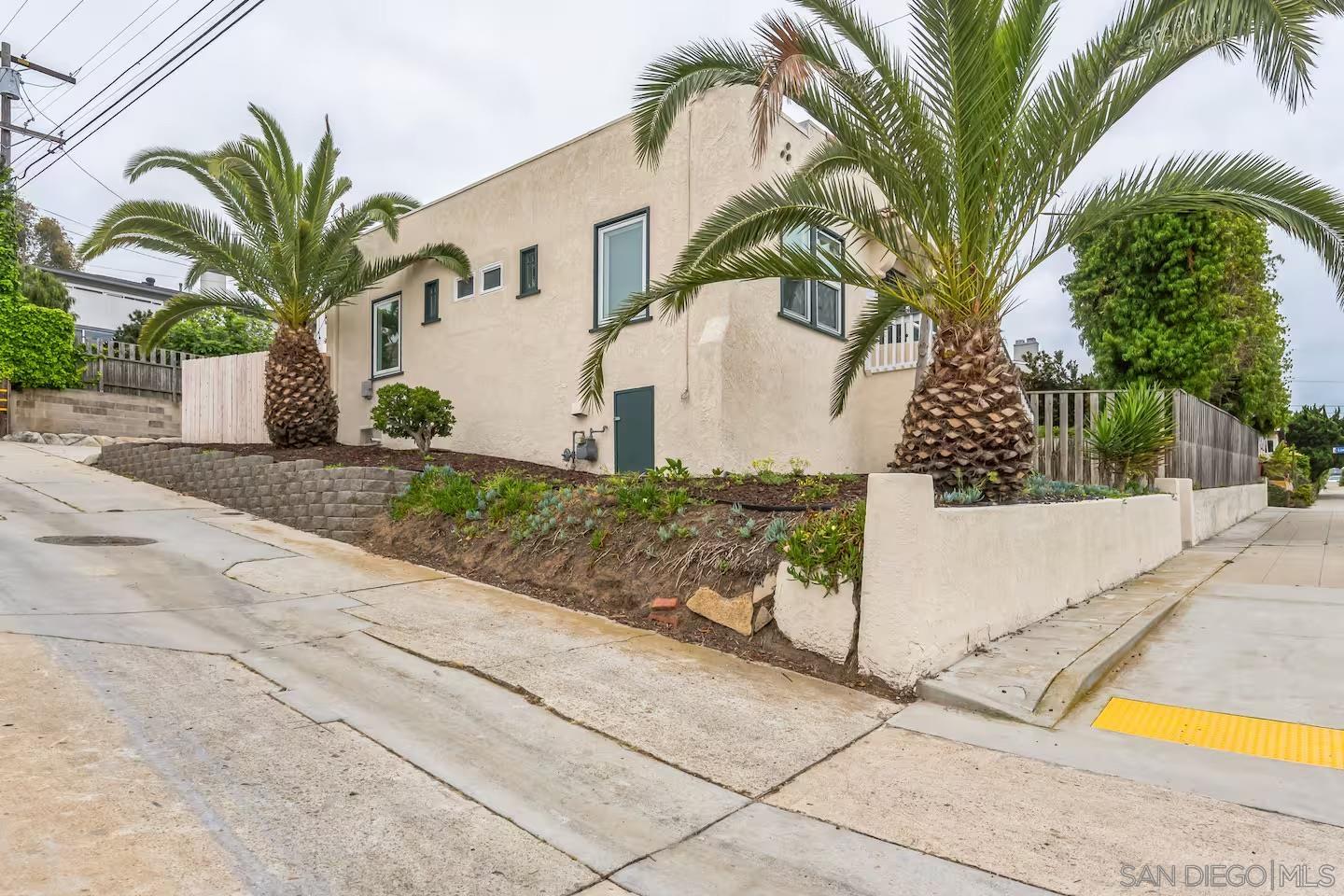 Detail Gallery Image 21 of 21 For 2147  Guizot, San Diego,  CA 92107 - 2 Beds | 1 Baths