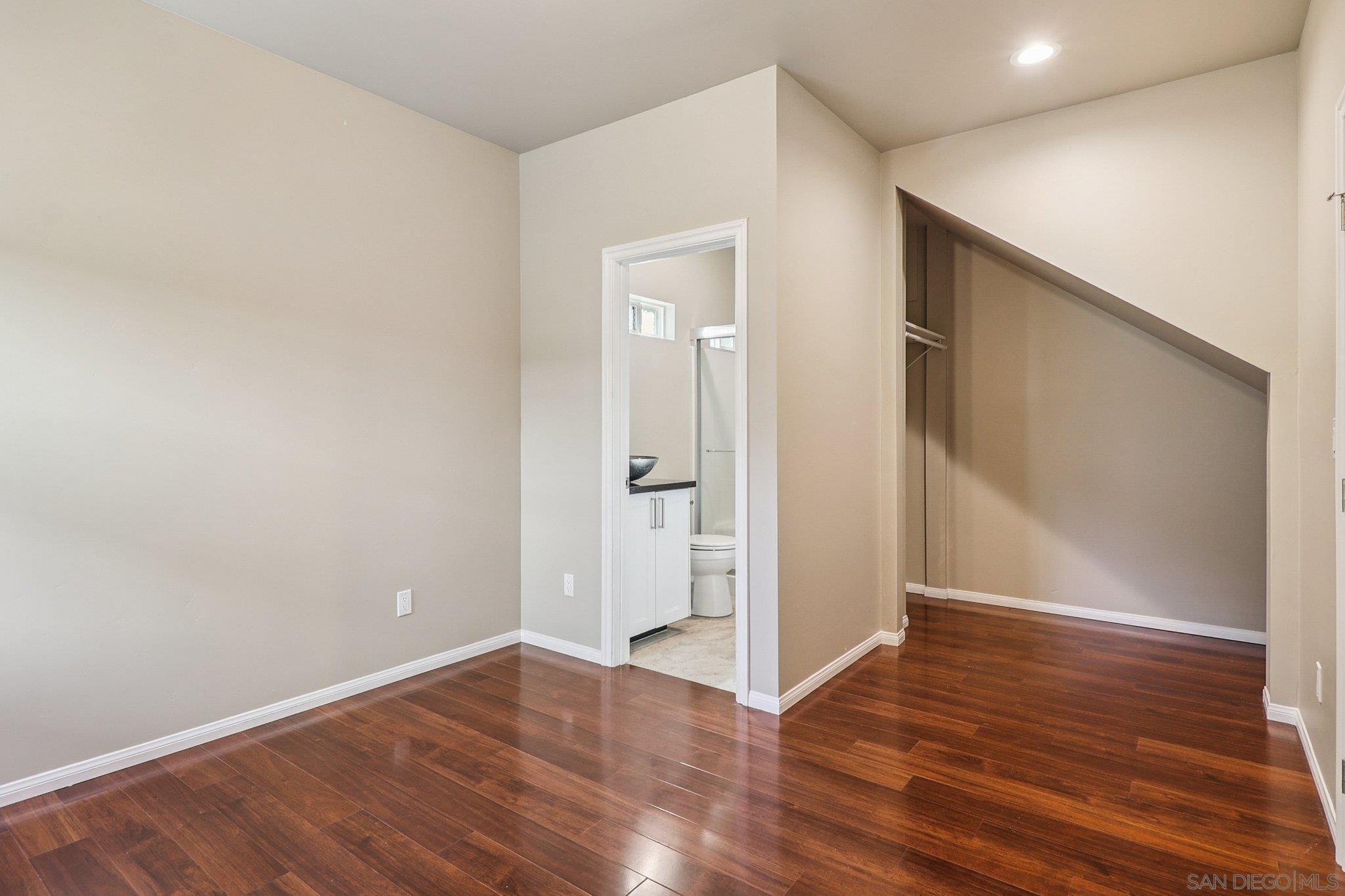 Detail Gallery Image 12 of 57 For 859  Florida St, Imperial Beach,  CA 91932 - 7 Beds | 5 Baths