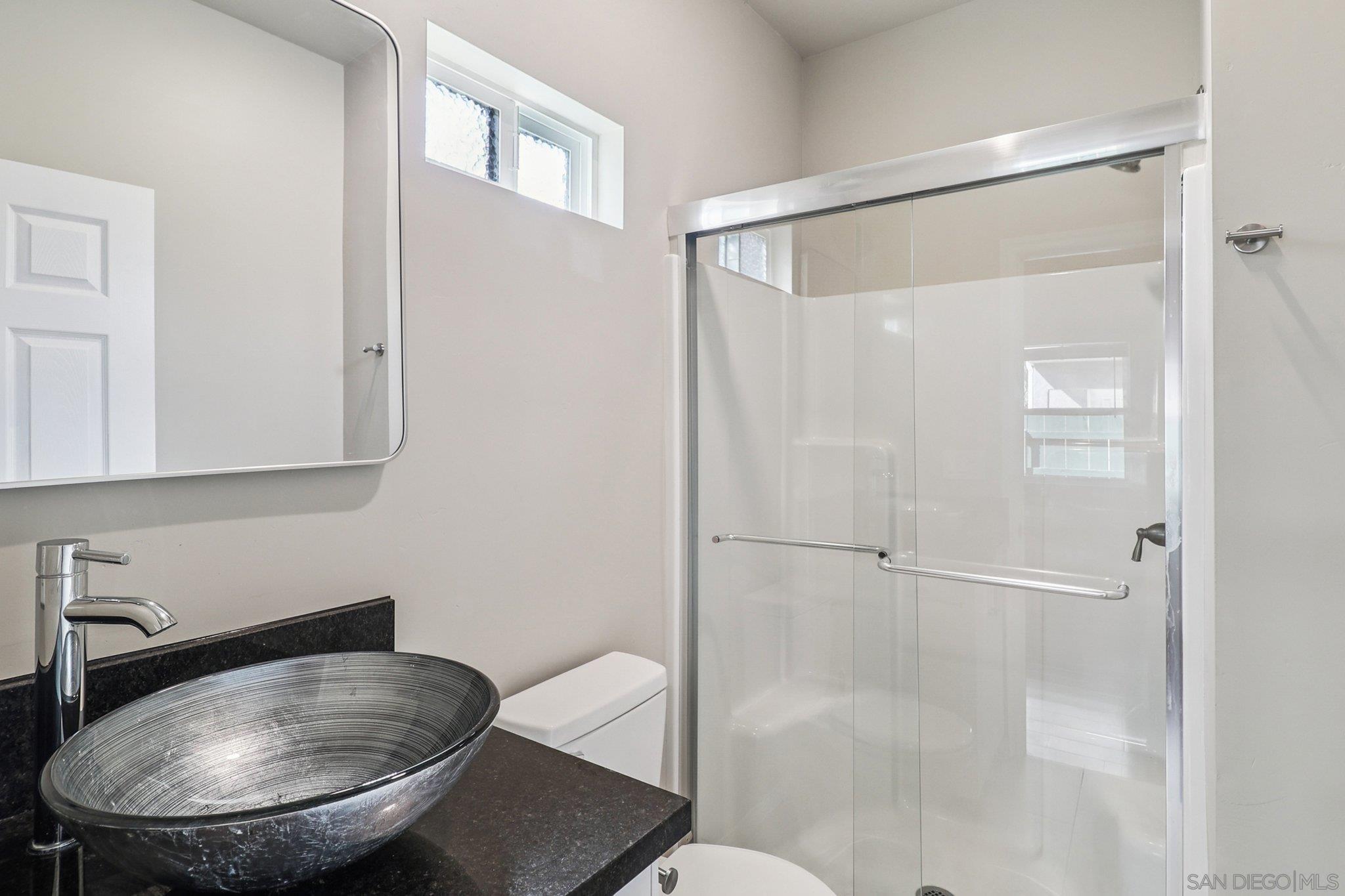 Detail Gallery Image 13 of 57 For 859  Florida St, Imperial Beach,  CA 91932 - 7 Beds | 5 Baths