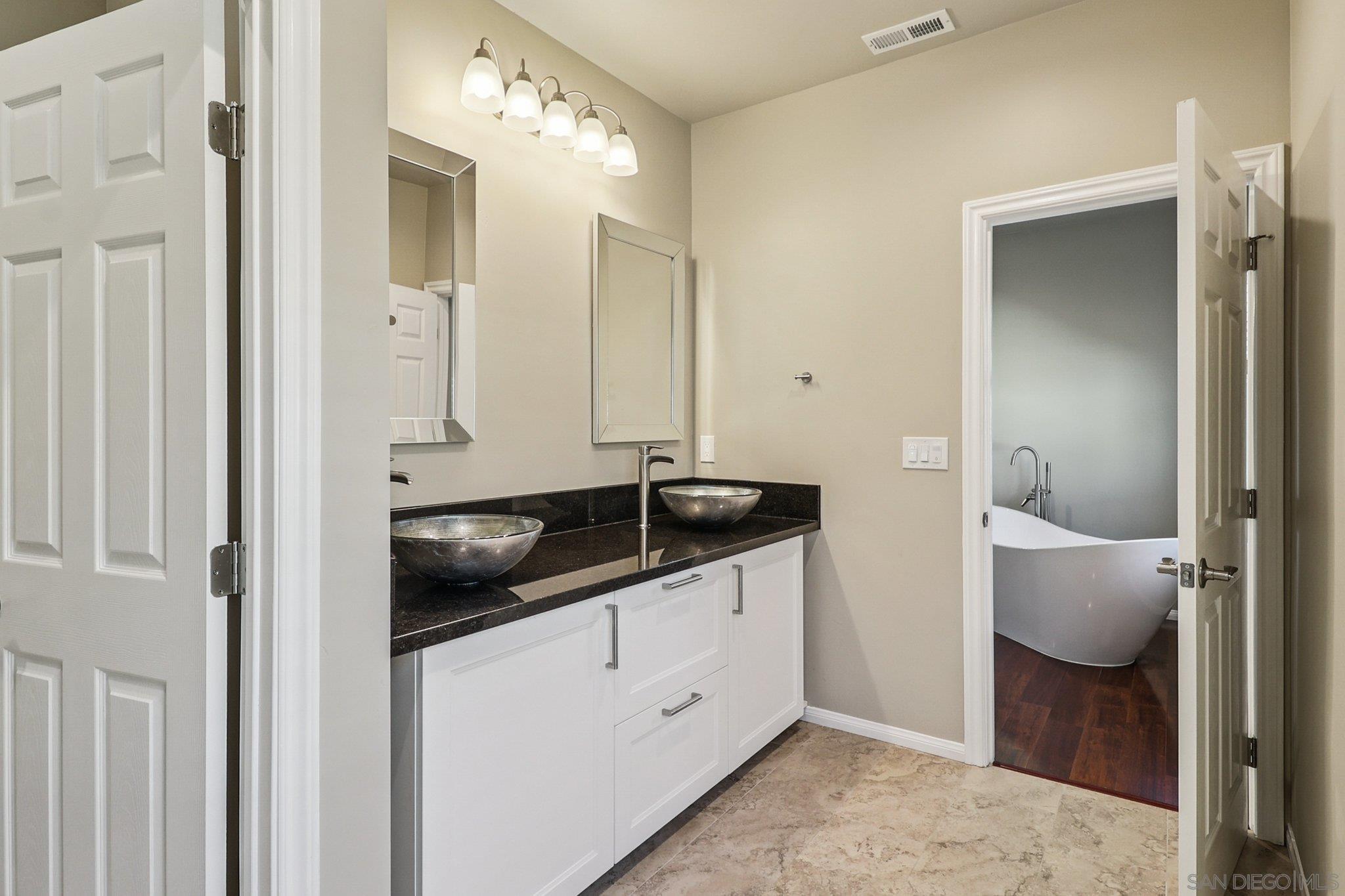 Detail Gallery Image 19 of 57 For 859  Florida St, Imperial Beach,  CA 91932 - 7 Beds | 5 Baths