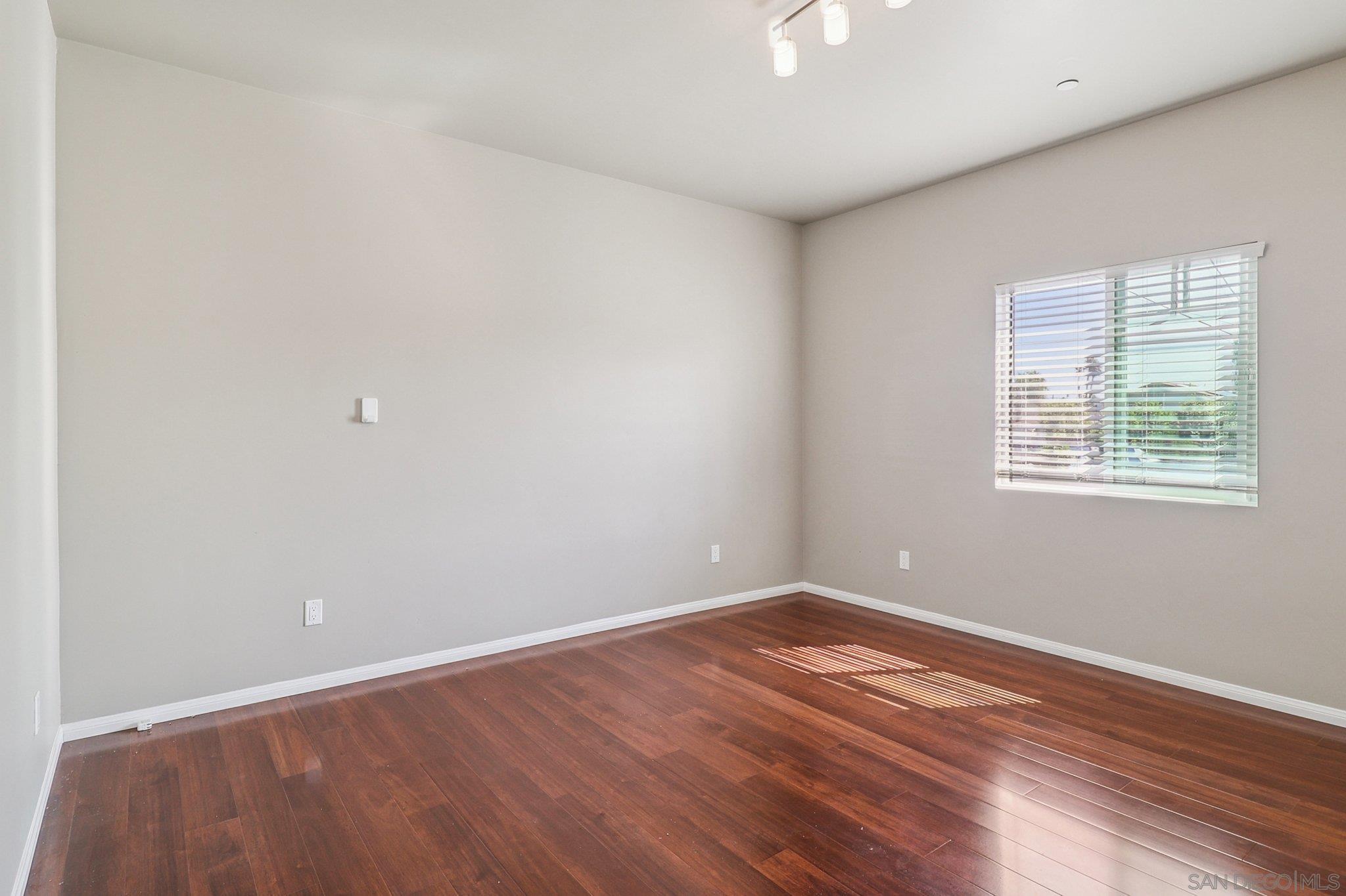 Detail Gallery Image 29 of 57 For 859  Florida St, Imperial Beach,  CA 91932 - 7 Beds | 5 Baths