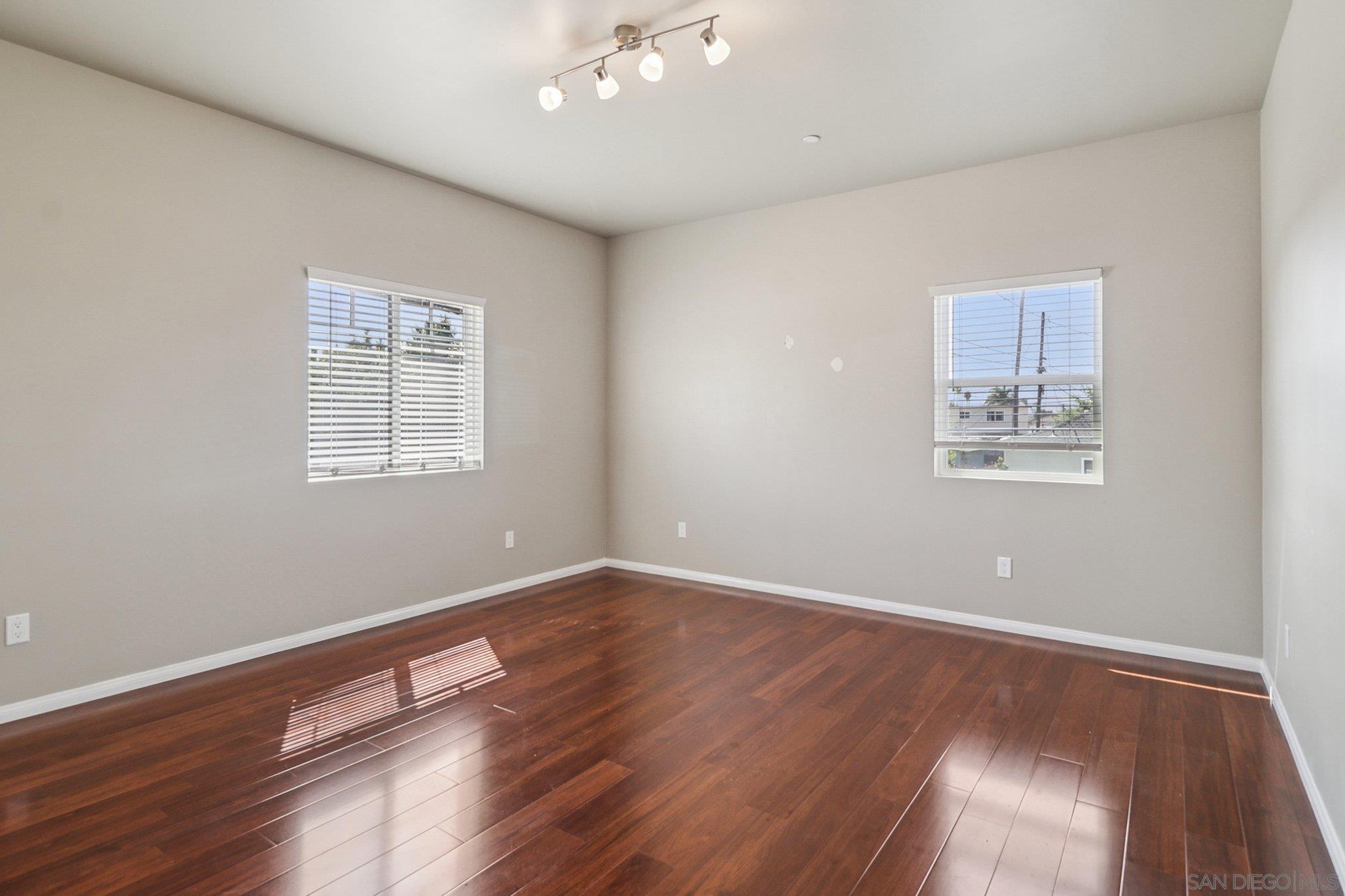 Detail Gallery Image 32 of 57 For 859  Florida St, Imperial Beach,  CA 91932 - 7 Beds | 5 Baths