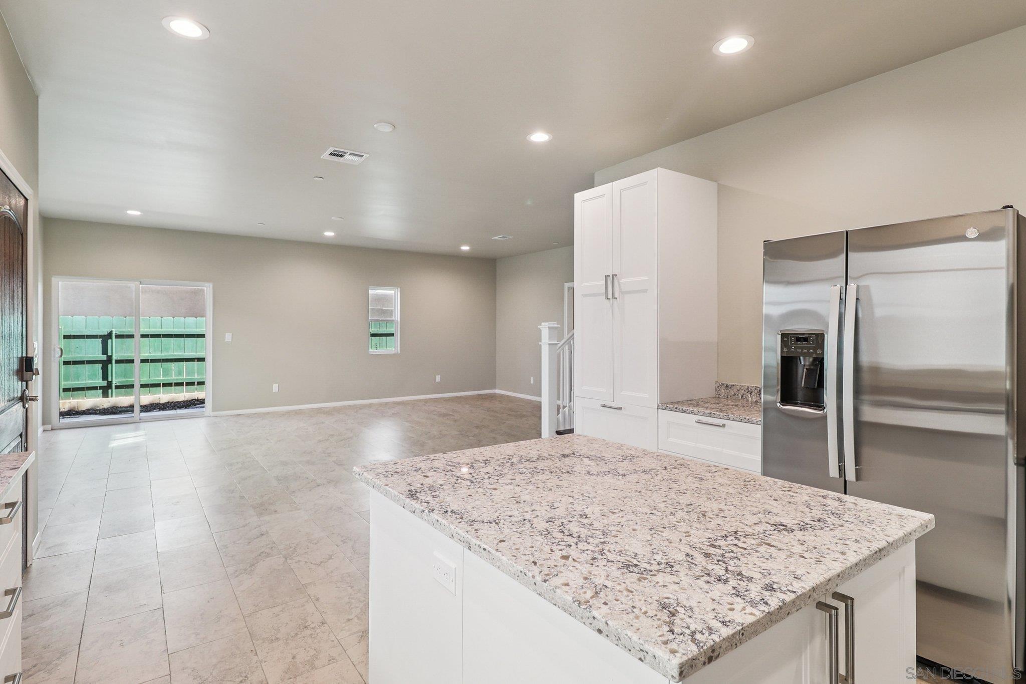 Detail Gallery Image 8 of 57 For 859  Florida St, Imperial Beach,  CA 91932 - 7 Beds | 5 Baths