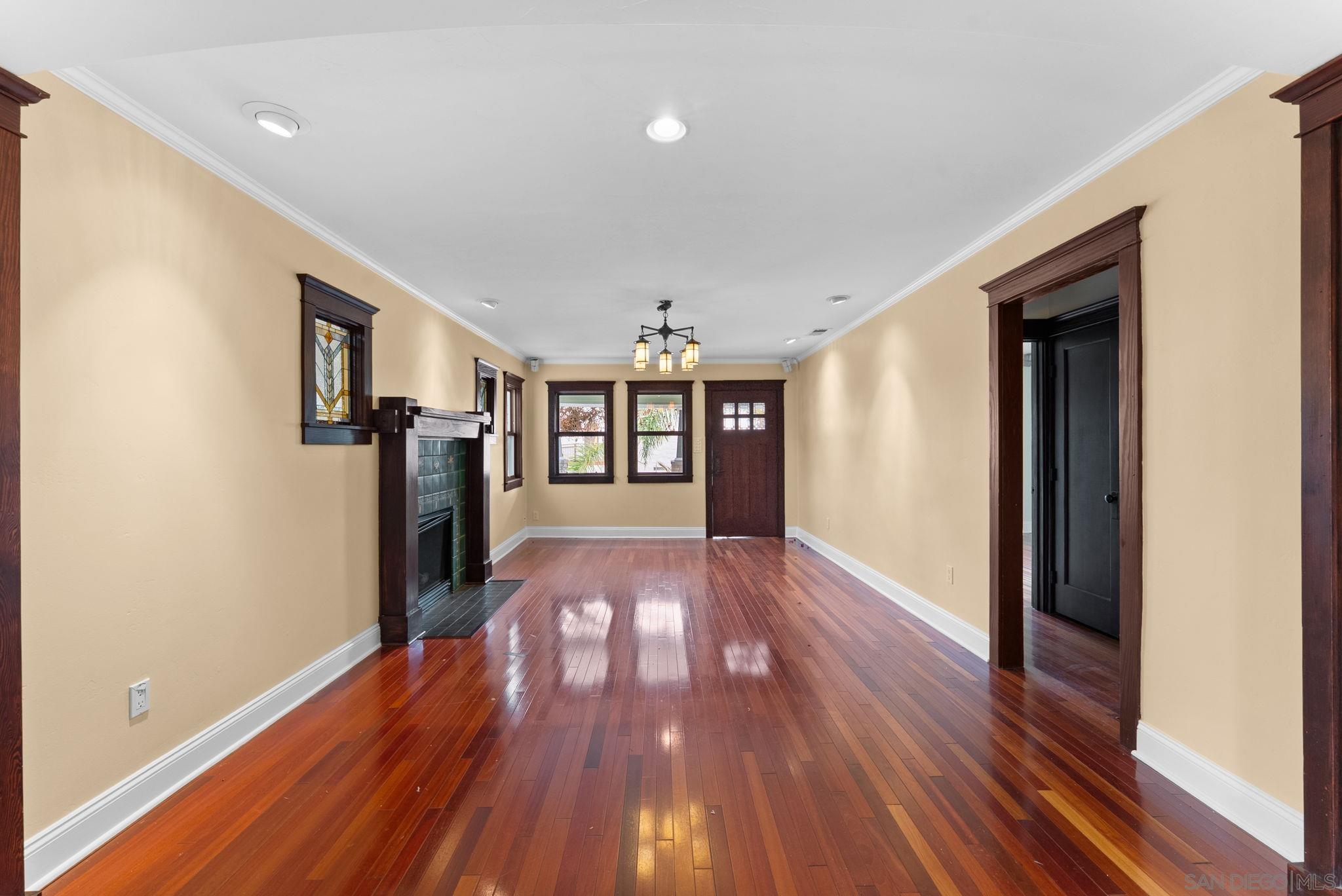 Detail Gallery Image 2 of 19 For 3330  Collier Ave  1, San Diego,  CA 92116 - 3 Beds | 2 Baths