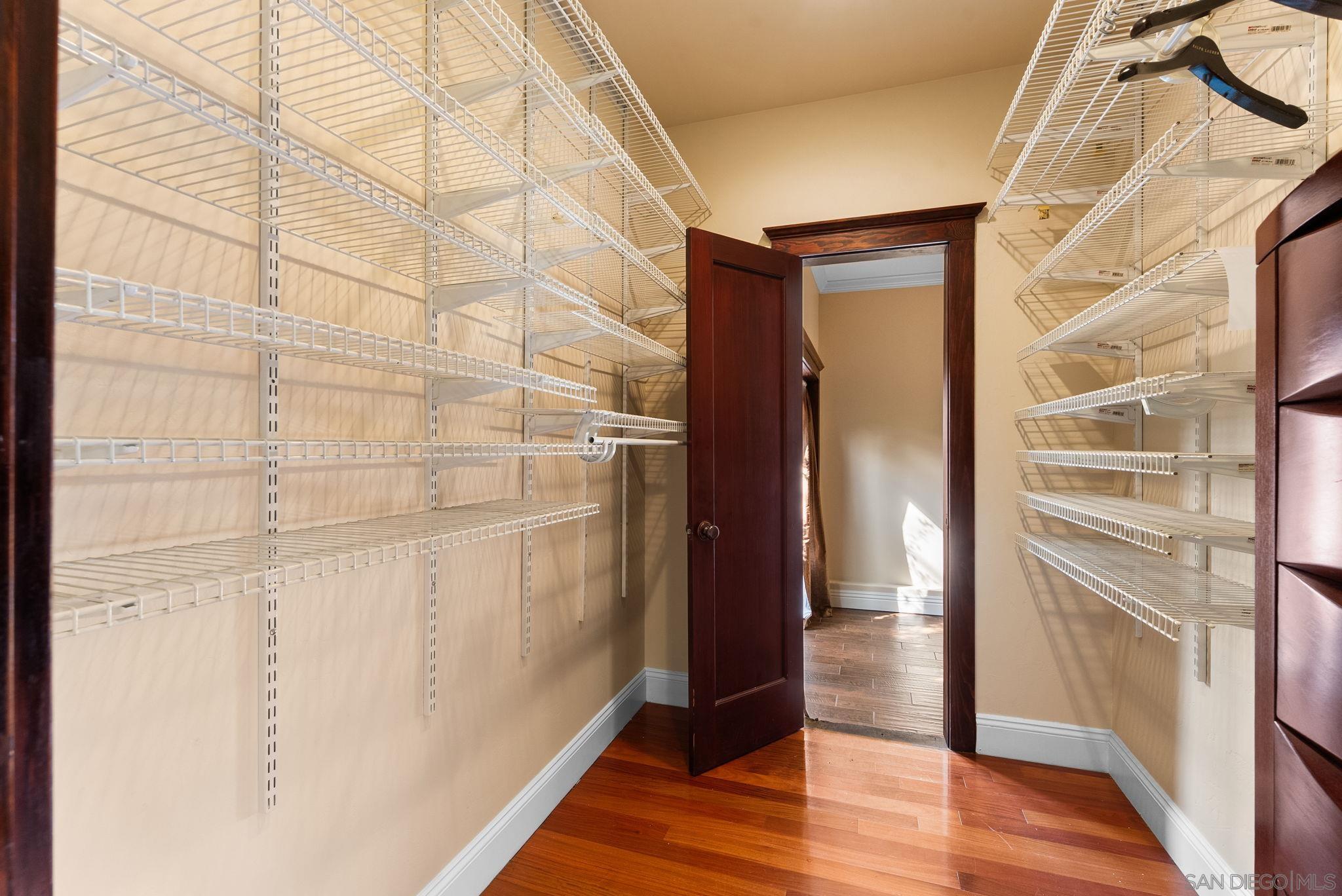 Detail Gallery Image 11 of 19 For 3330  Collier Ave  1, San Diego,  CA 92116 - 3 Beds | 2 Baths