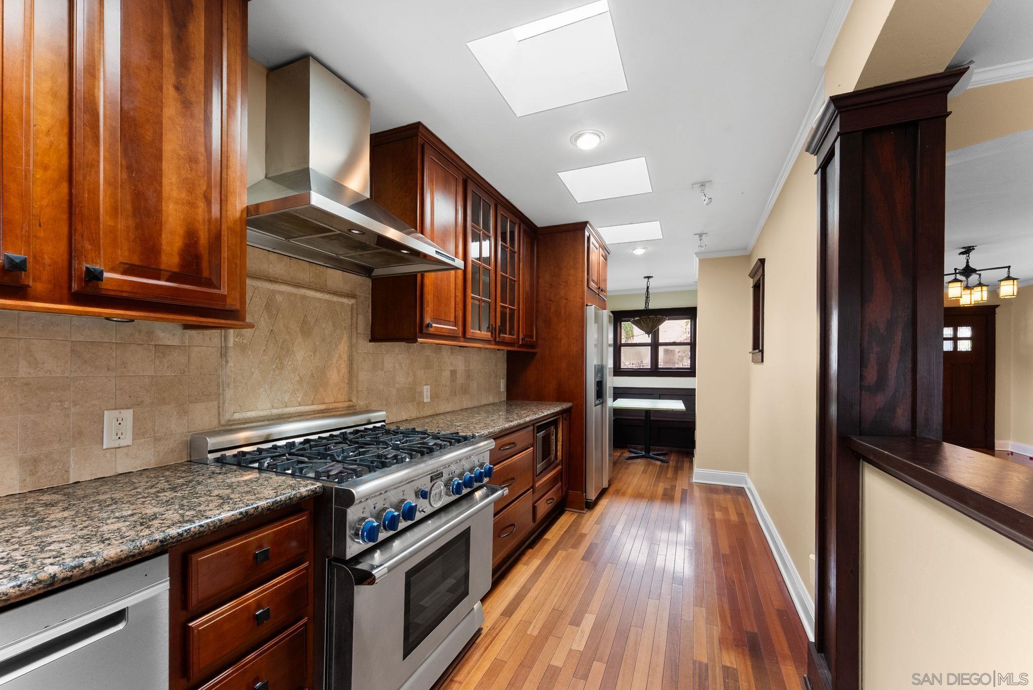 Detail Gallery Image 5 of 19 For 3330  Collier Ave  1, San Diego,  CA 92116 - 3 Beds | 2 Baths