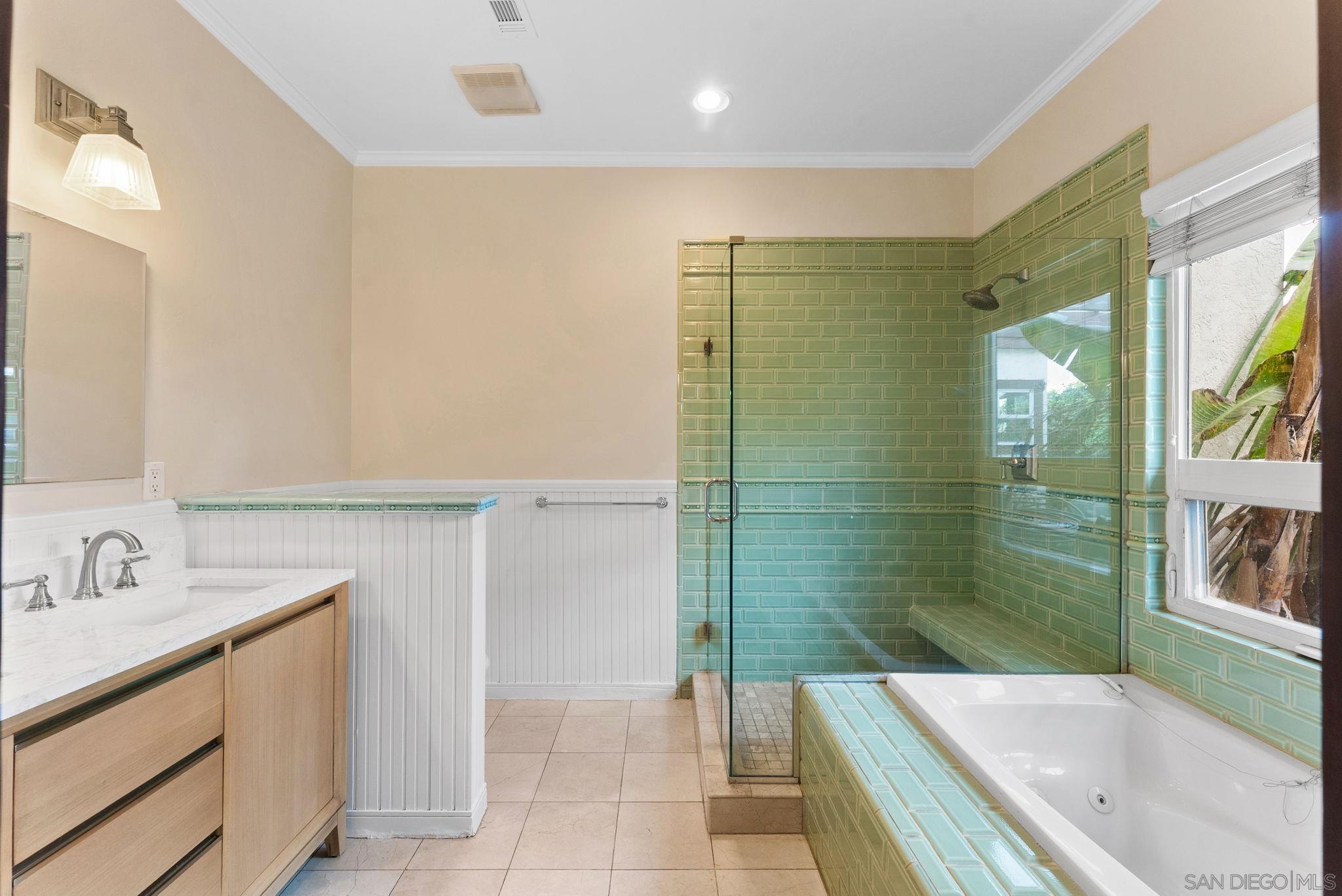 Detail Gallery Image 8 of 19 For 3330  Collier Ave  1, San Diego,  CA 92116 - 3 Beds | 2 Baths