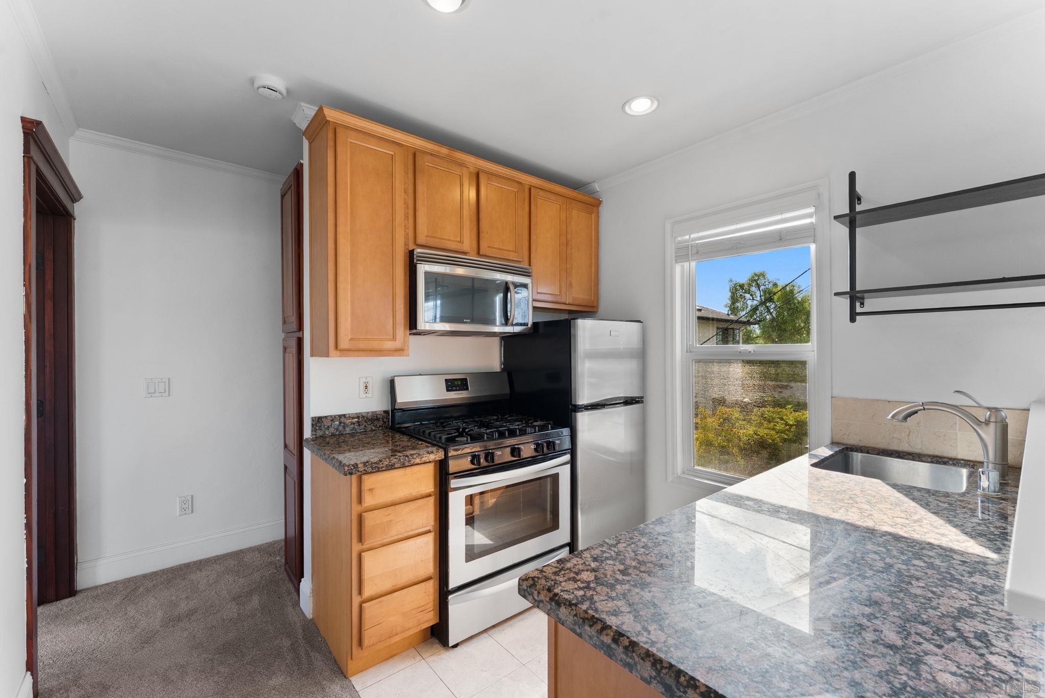 Detail Gallery Image 3 of 11 For 3330  Collier Ave  2, San Diego,  CA 92116 - 2 Beds | 1 Baths