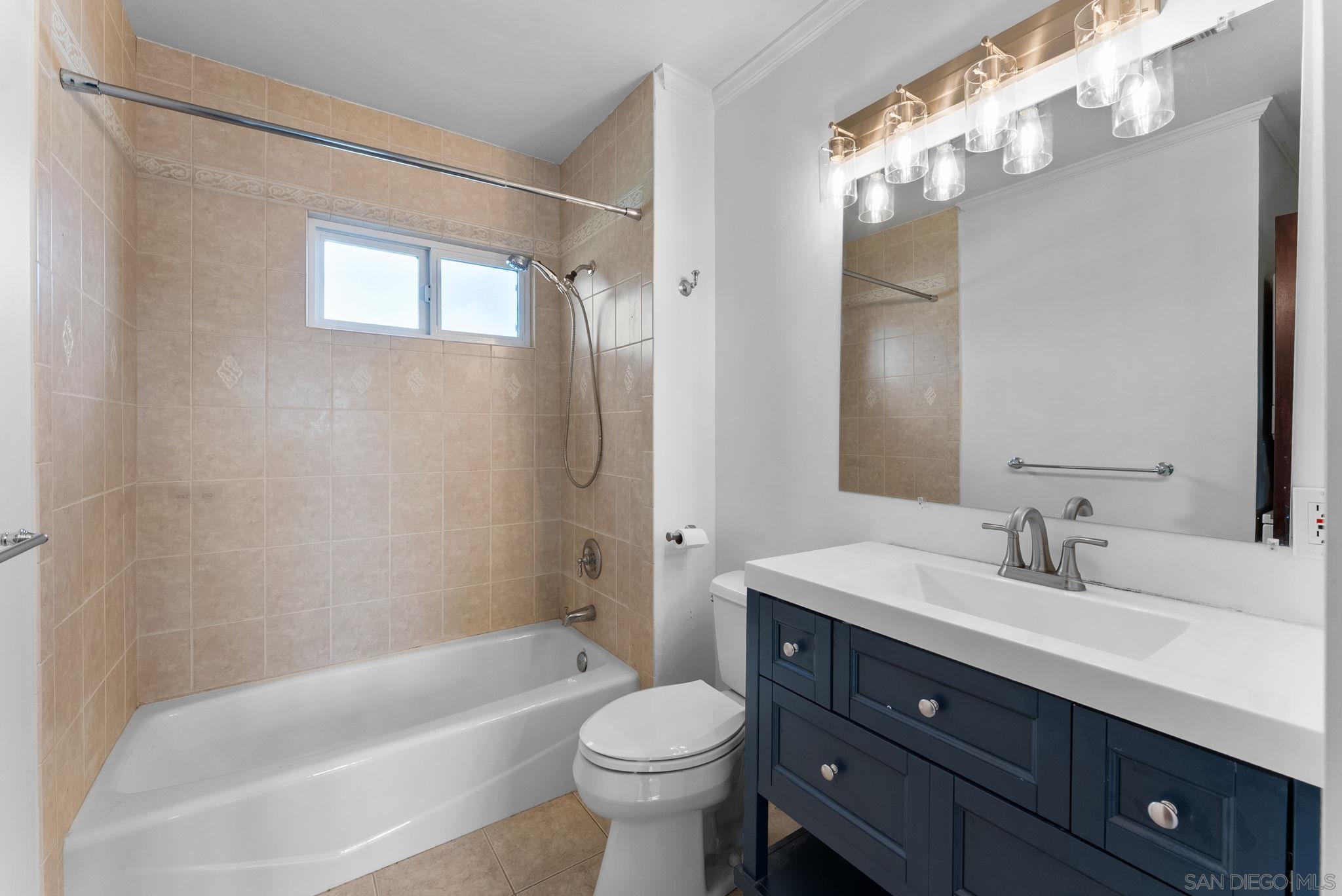 Detail Gallery Image 6 of 11 For 3330  Collier Ave  2, San Diego,  CA 92116 - 2 Beds | 1 Baths