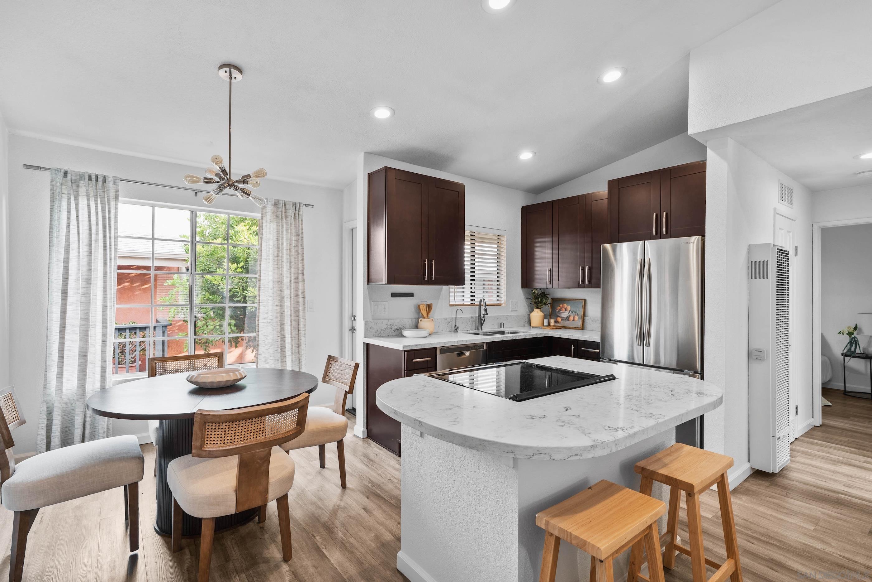 Front Image Thumbnail for SD250040345