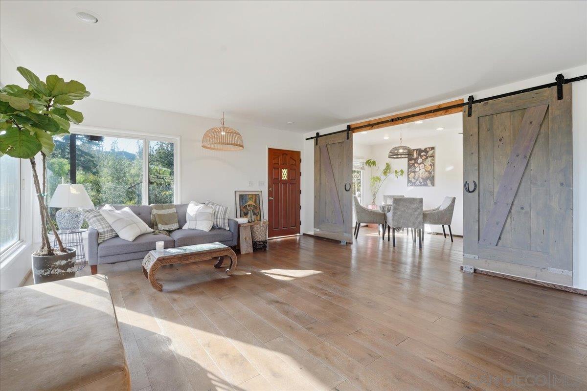 Front Image Thumbnail for SD250040348