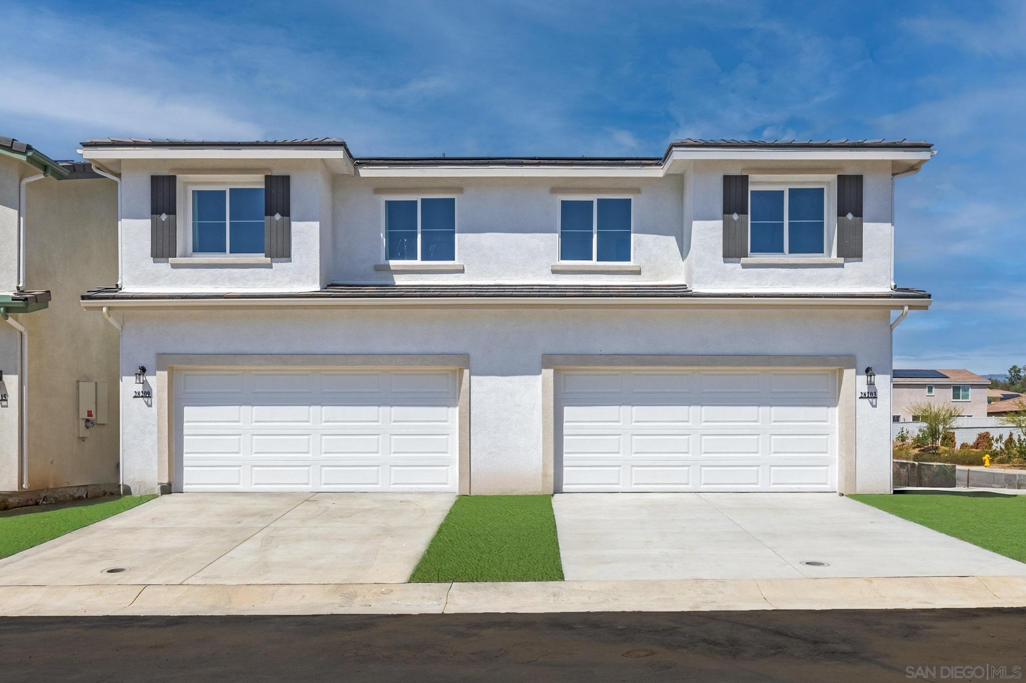 Front Image Thumbnail for SD250040379